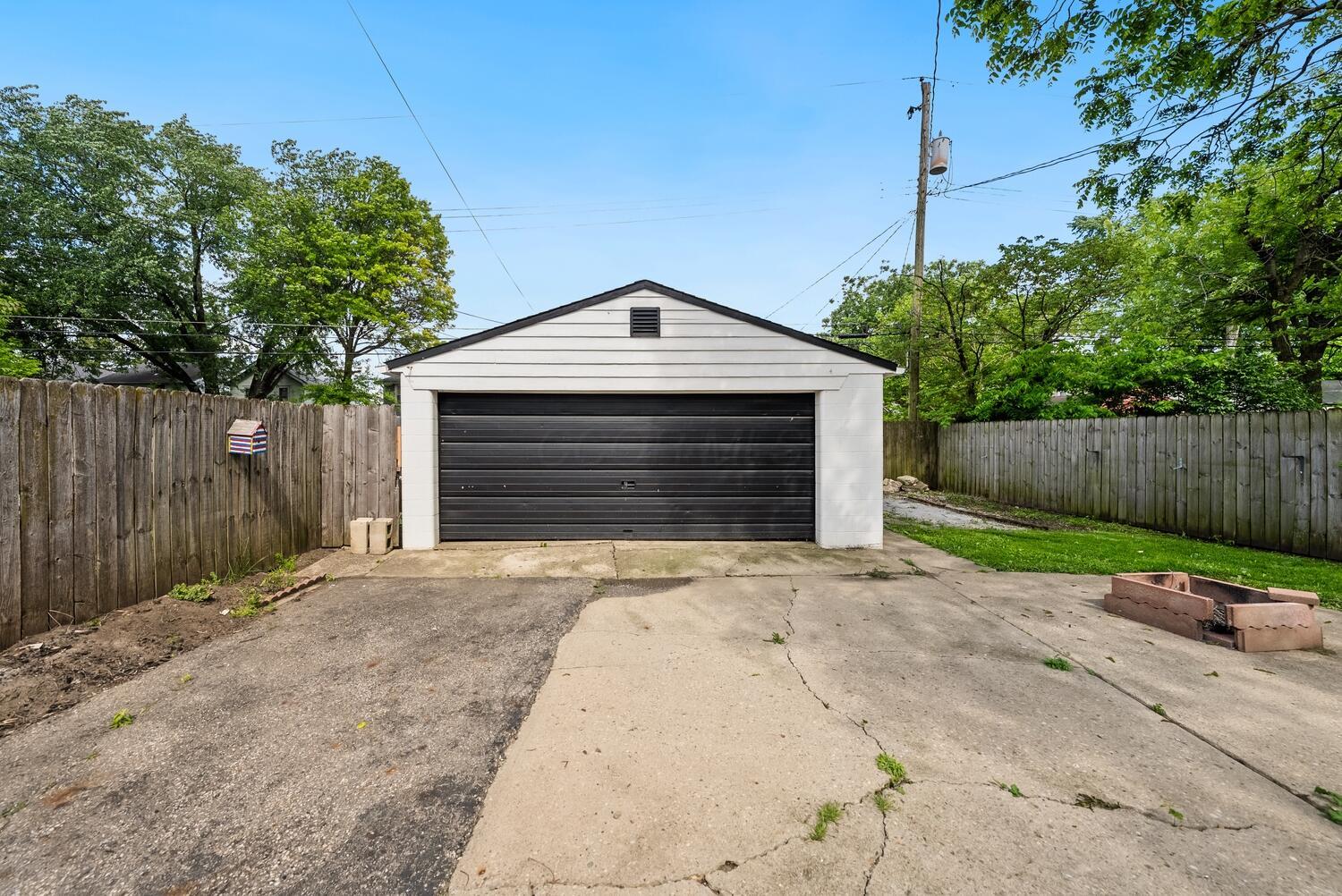216 N Warren Avenue