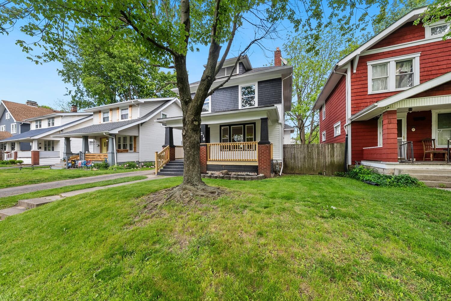 216 N Warren Avenue