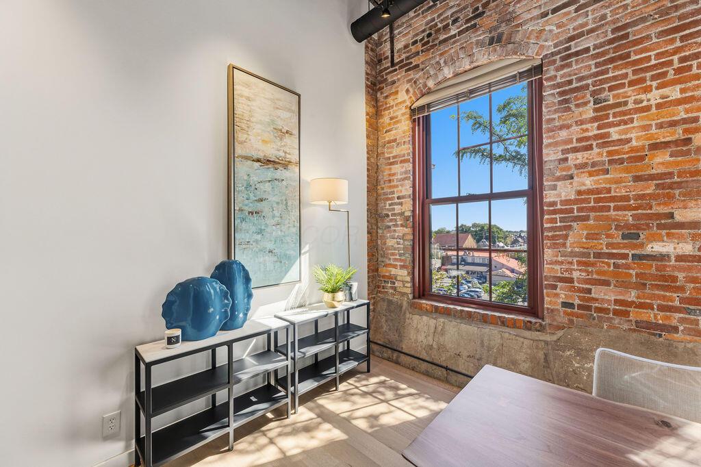 544 S Front Street, 316