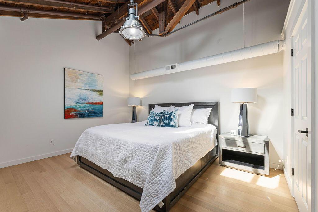 544 S Front Street, 316