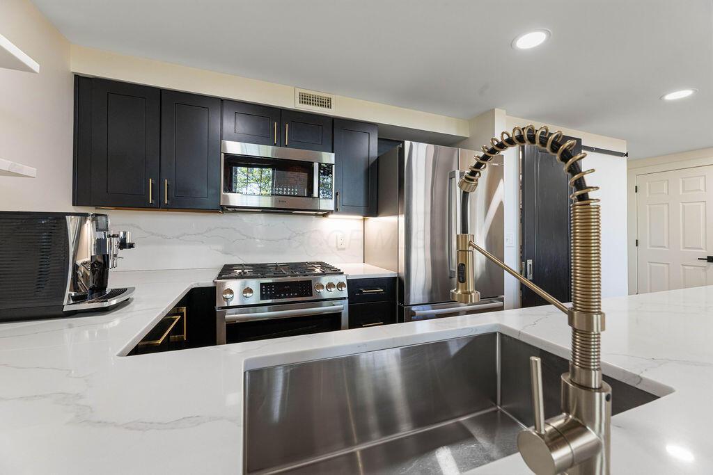 544 S Front Street, 316