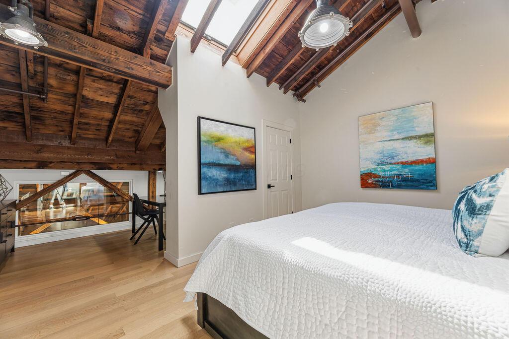 544 S Front Street, 316