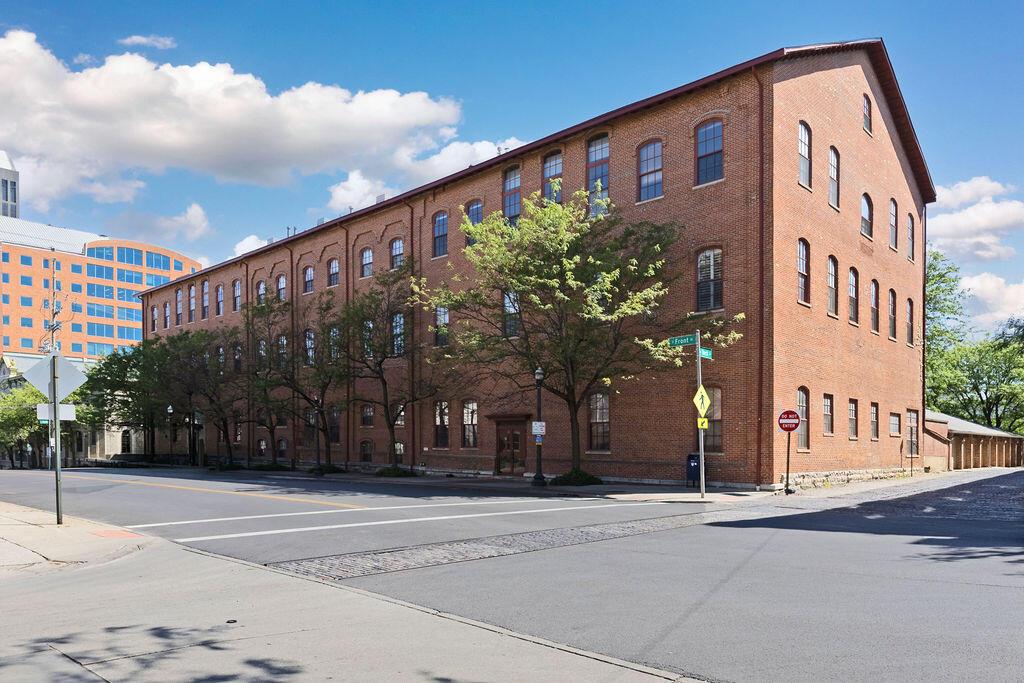 544 S Front Street, 316