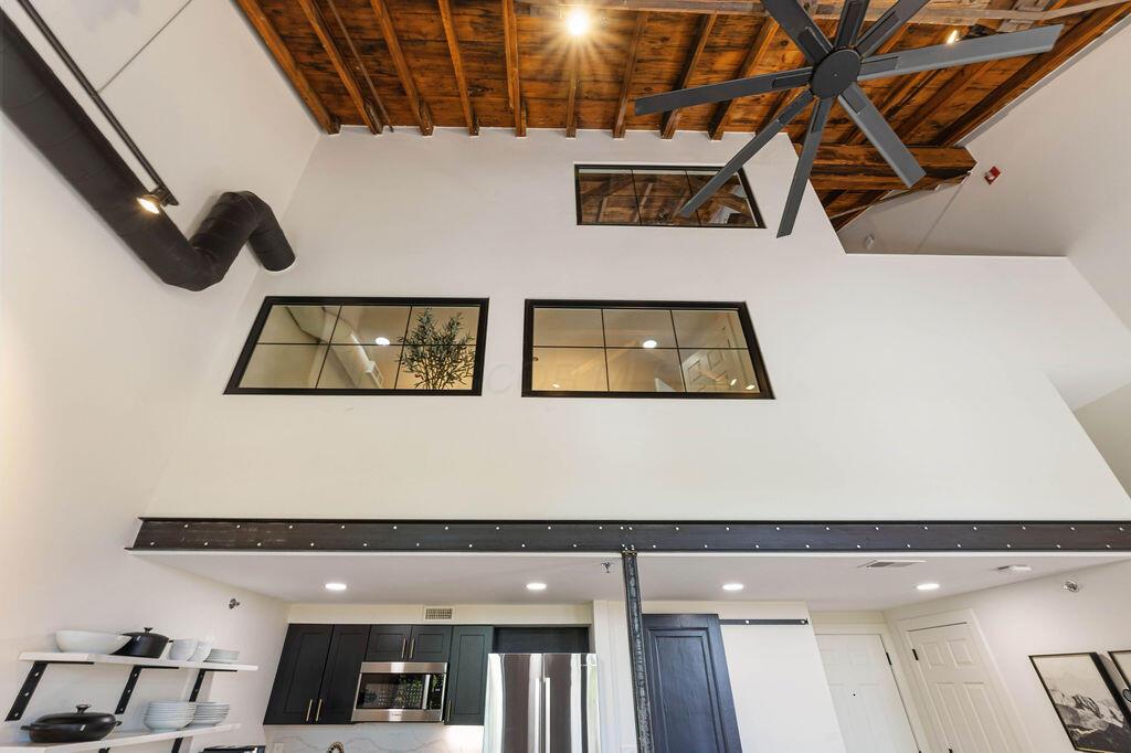 544 S Front Street, 316