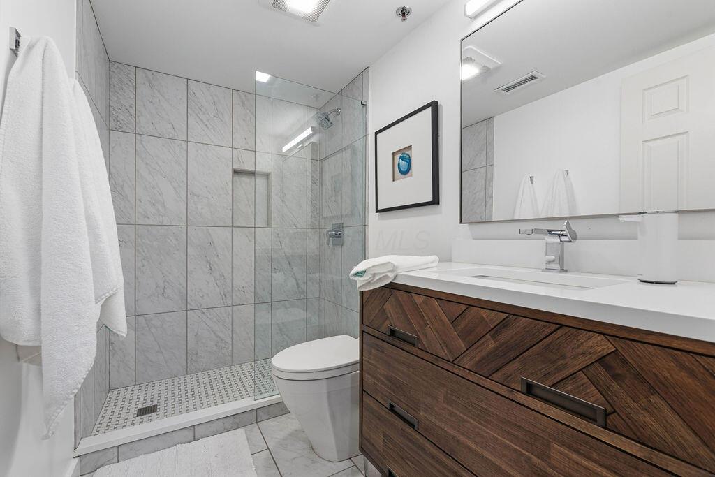 544 S Front Street, 316