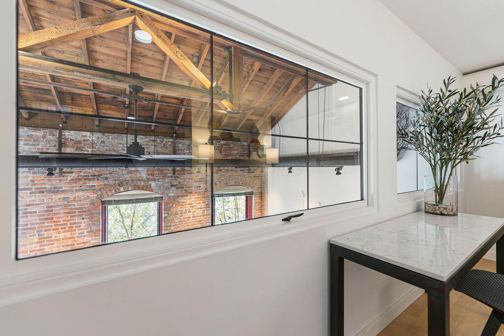 544 S Front Street, 316