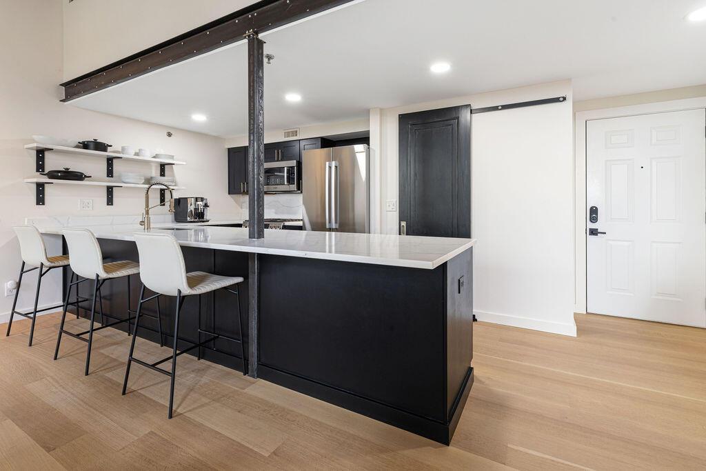 544 S Front Street, 316