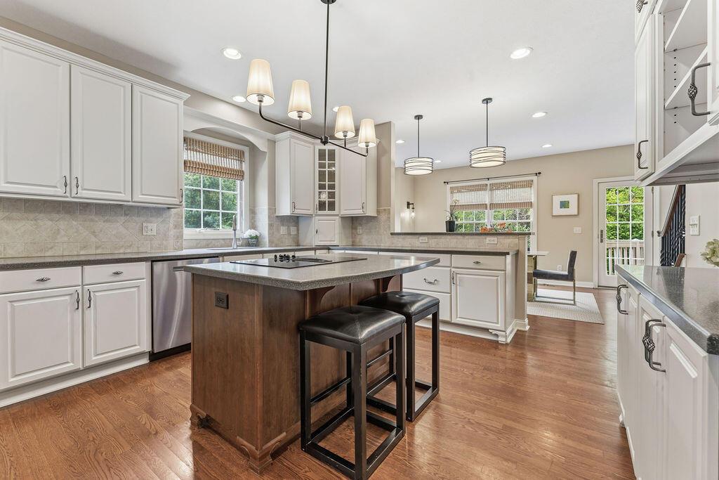 7015 Bold Forbes Court