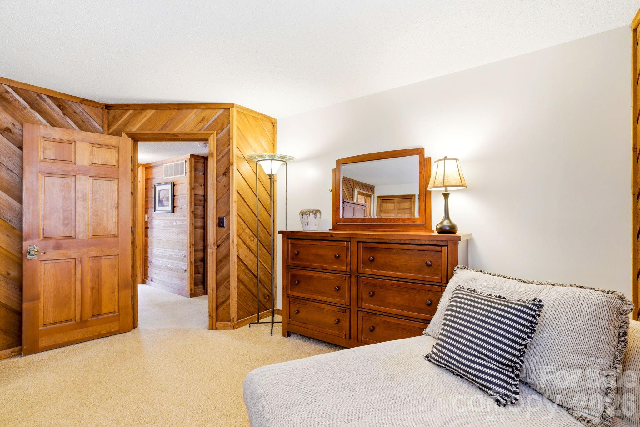 221 Toxaway Falls Drive Unit: 1