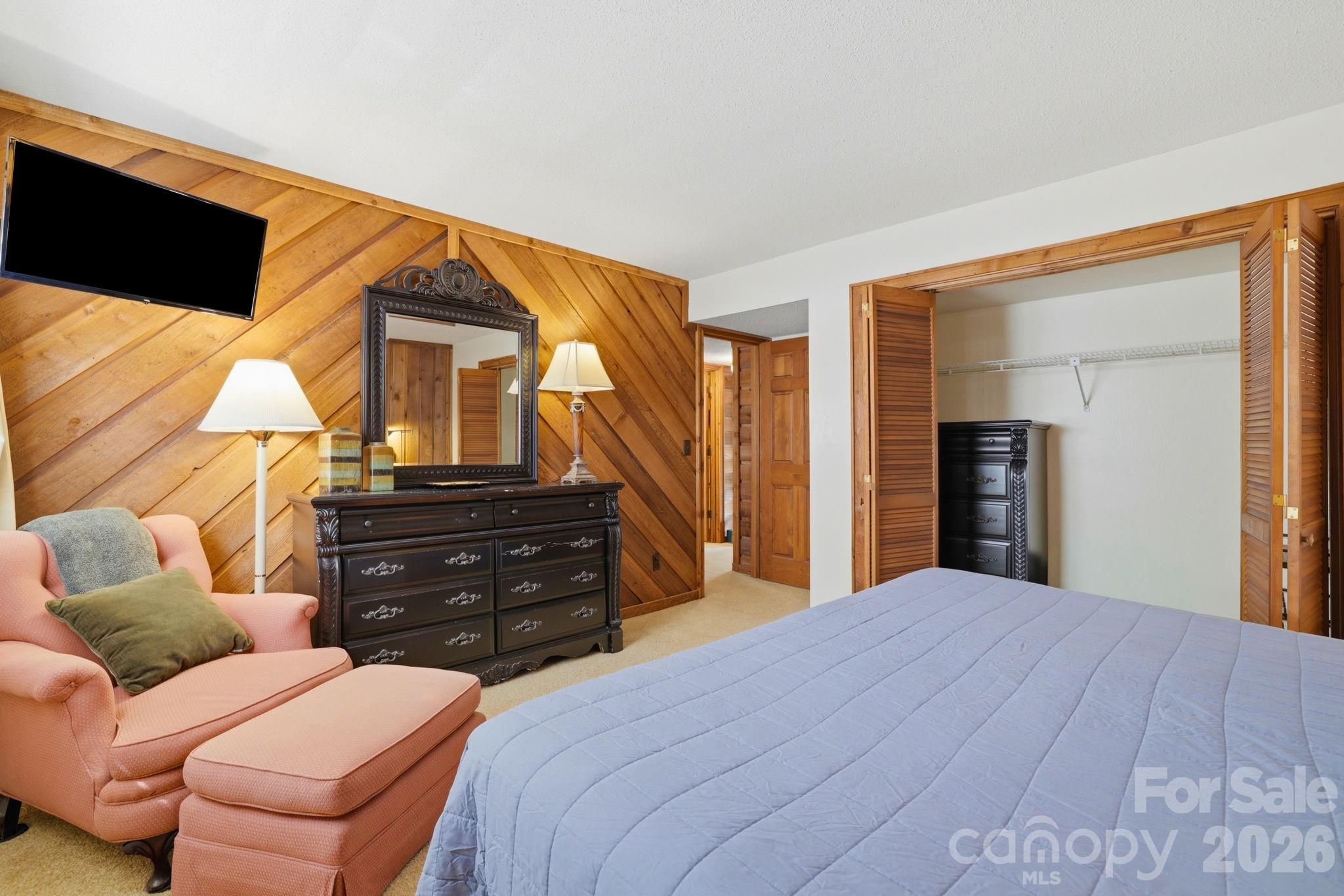 221 Toxaway Falls Drive Unit: 1