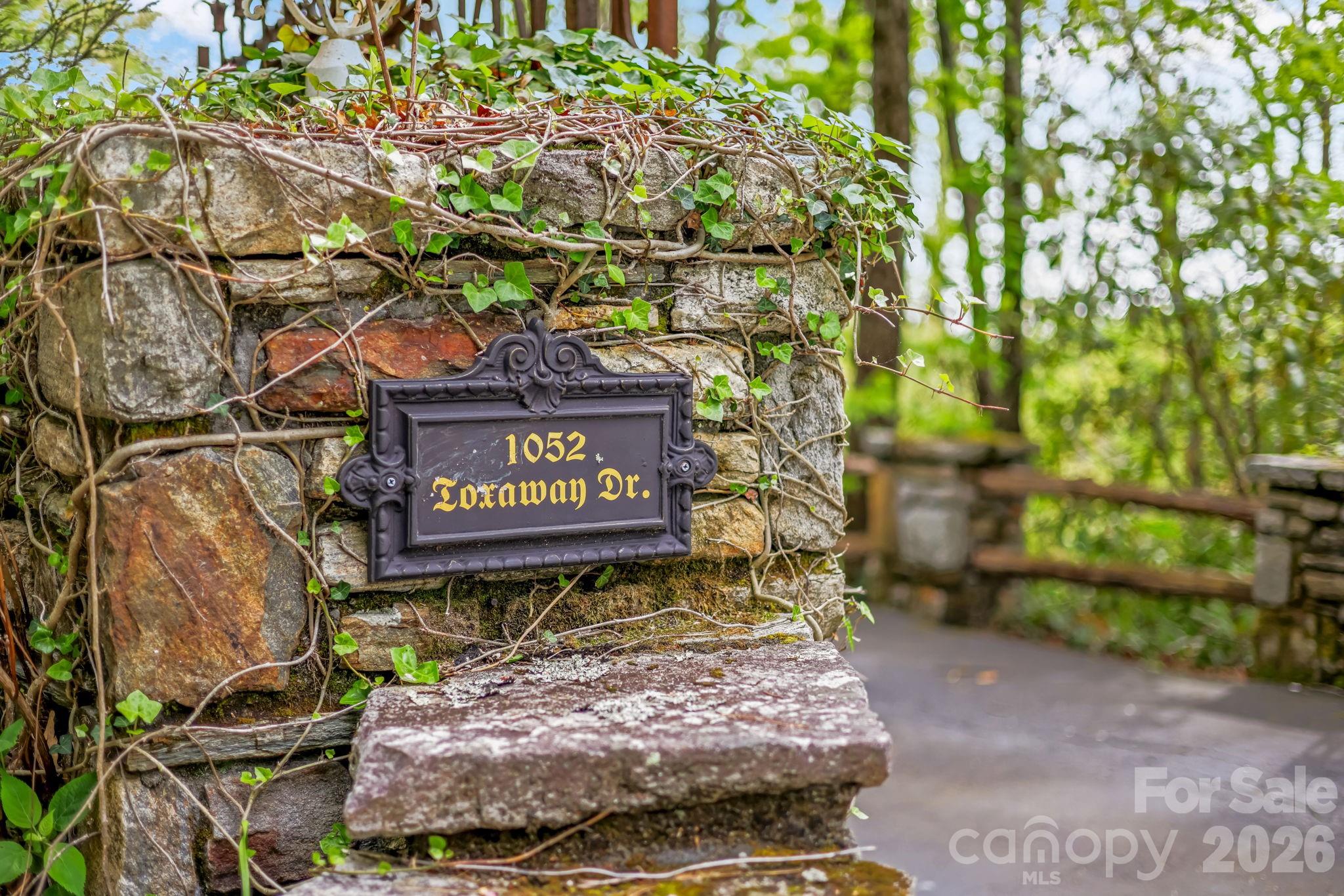 1052 Toxaway Drive