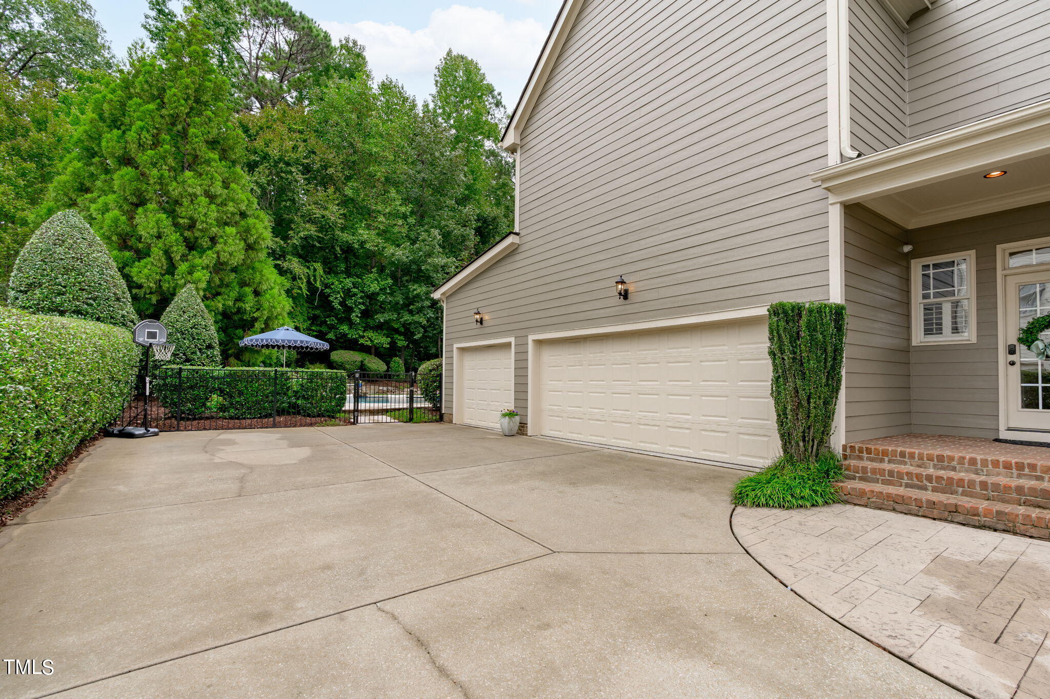 200 Middle Creek Park Avenue