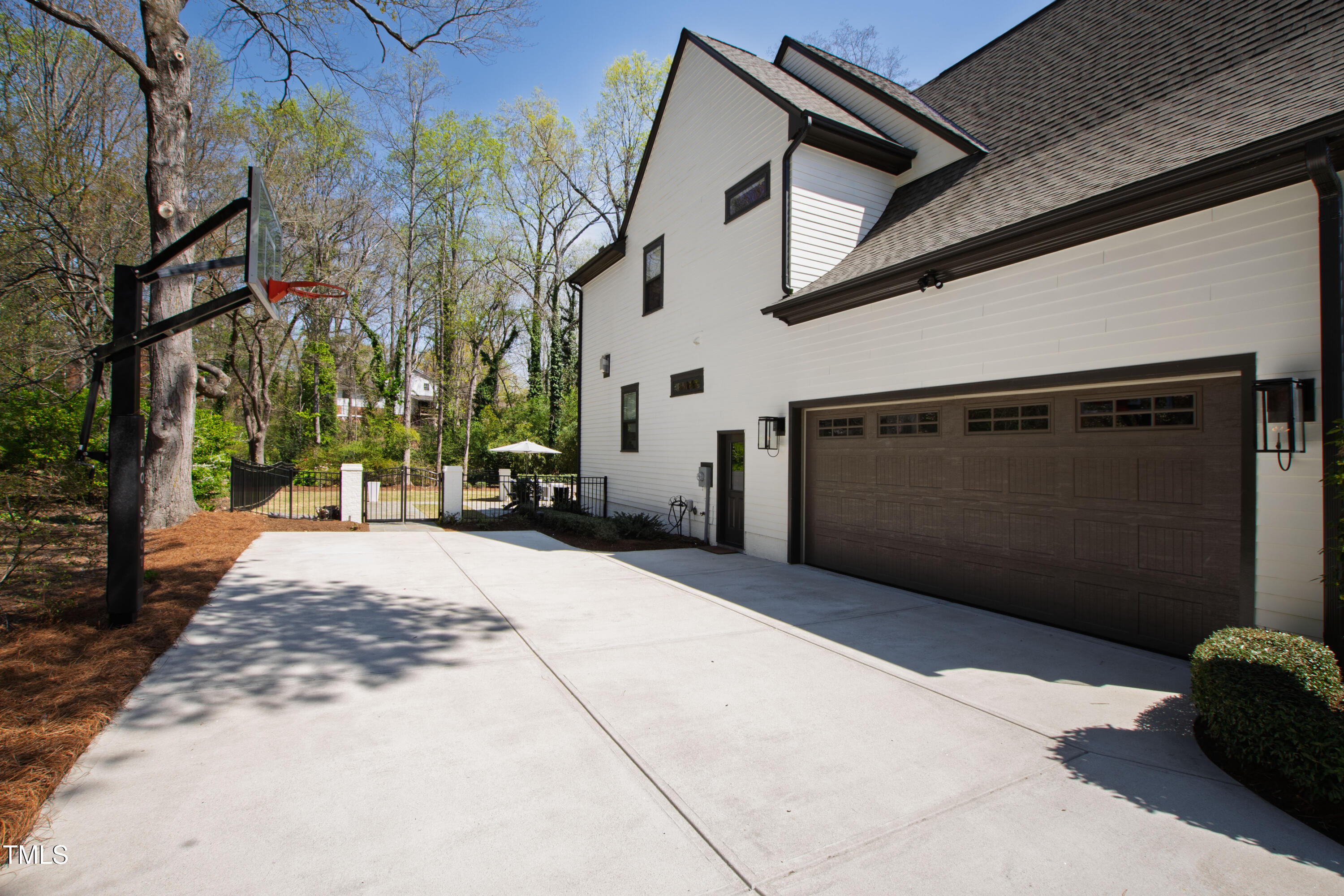 5004 Lakemont Drive