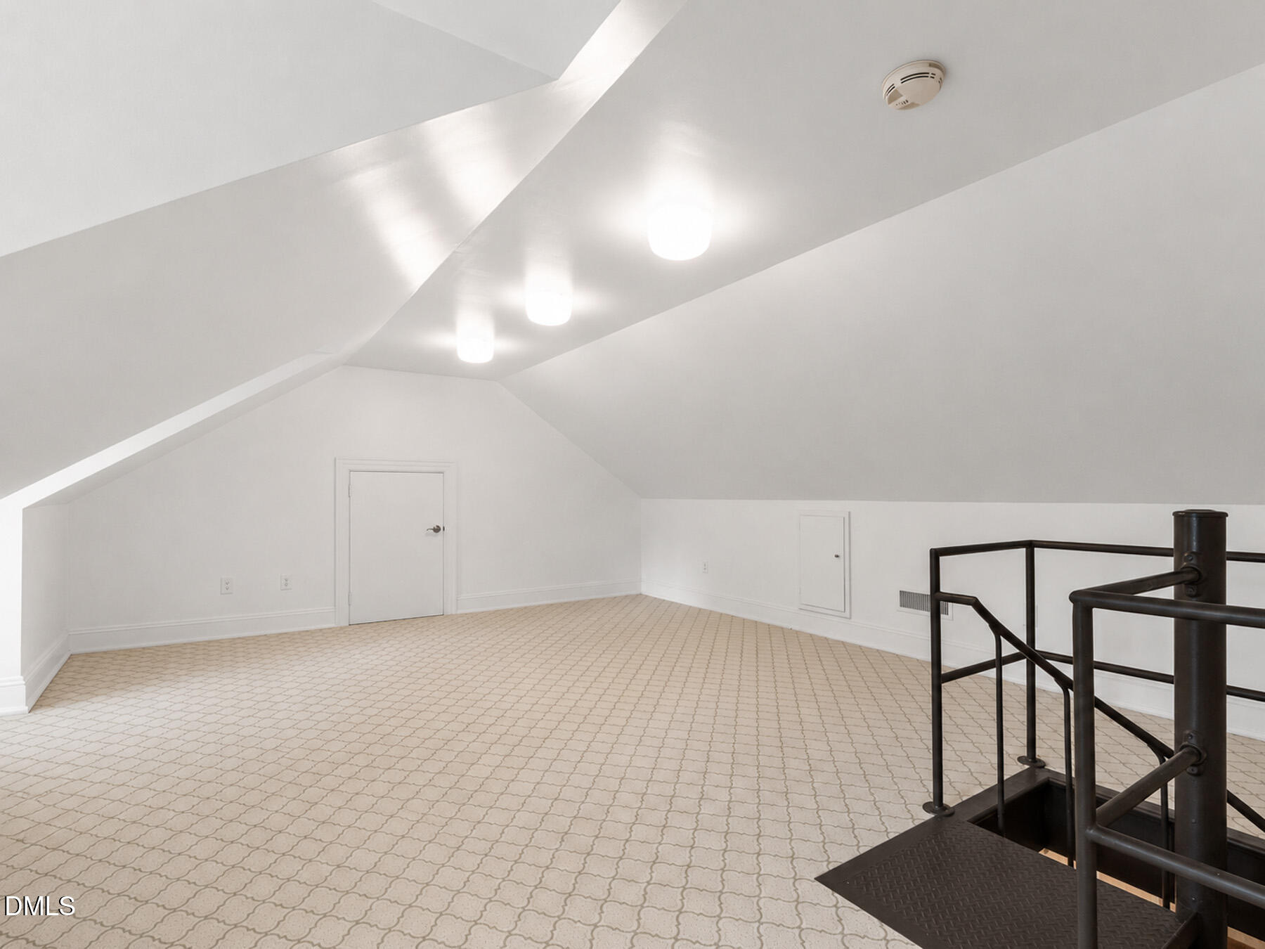 820 Kenmore Road