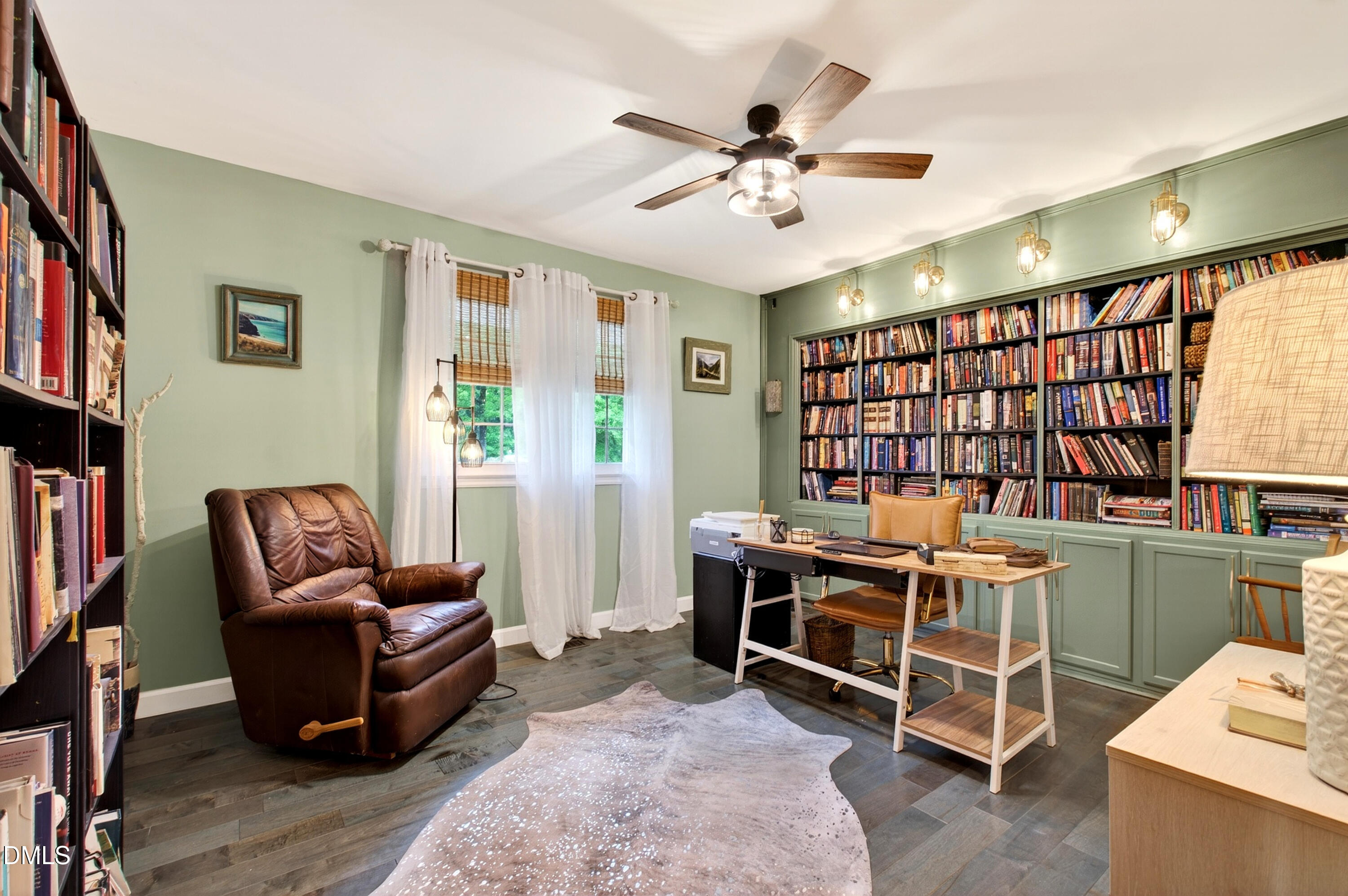 100 Old Meadowbrook Drive