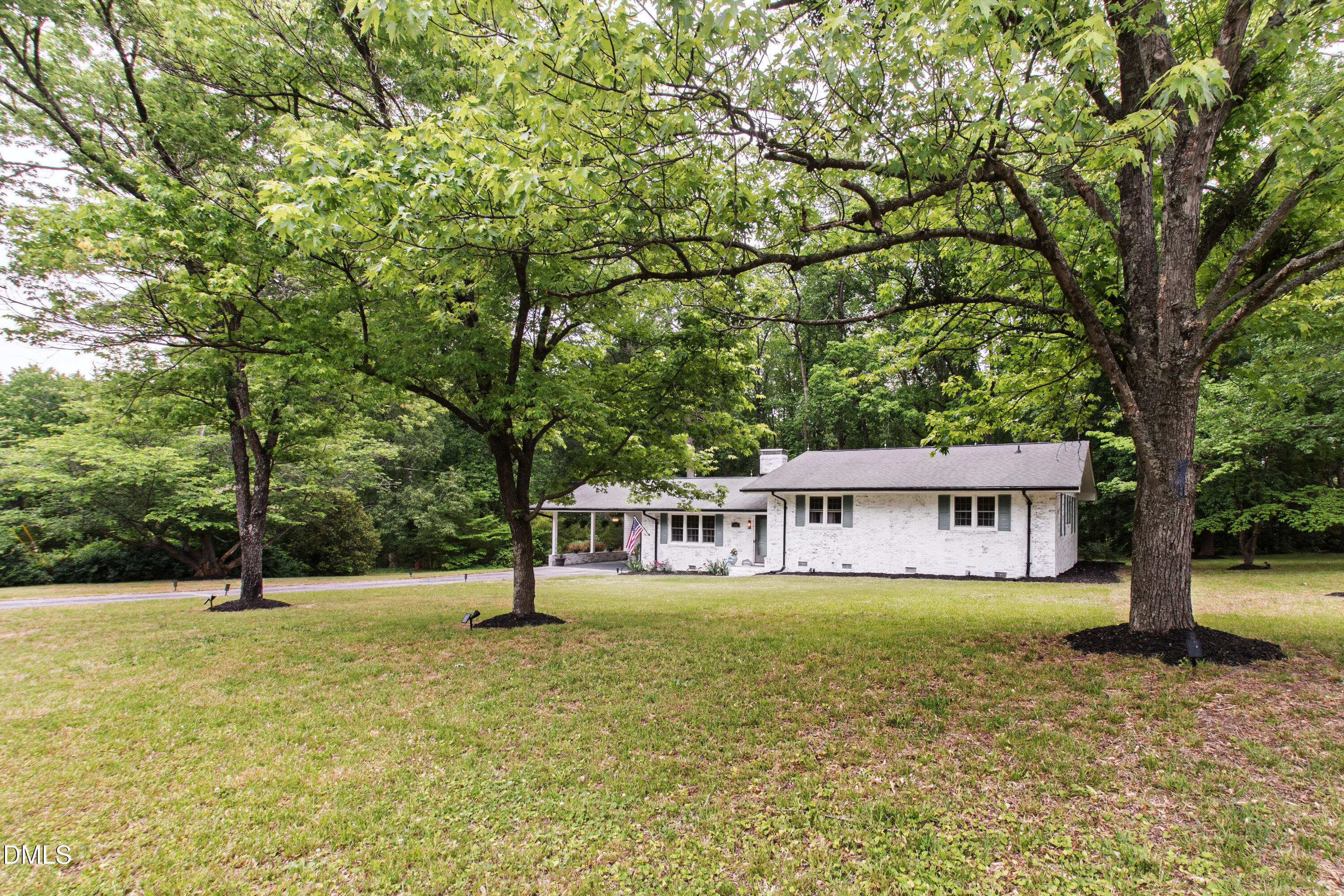 100 Old Meadowbrook Drive
