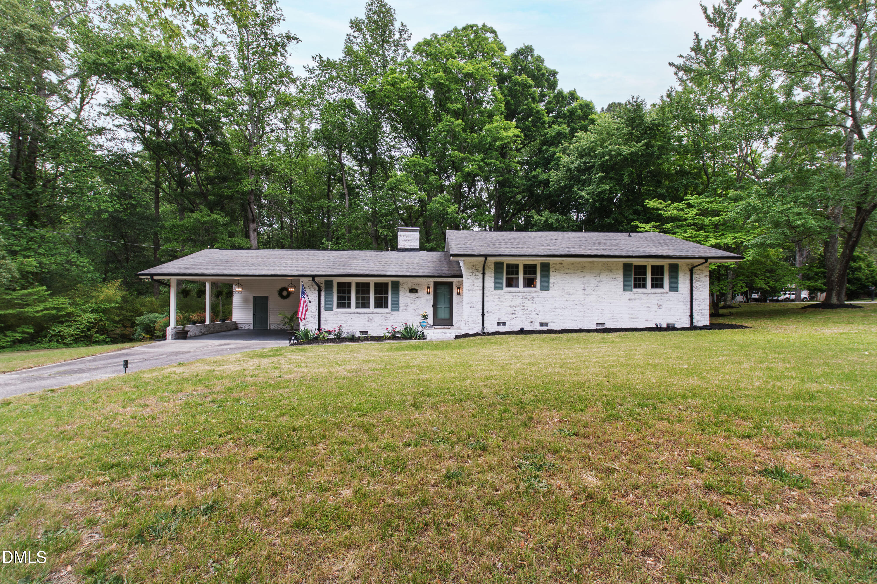 100 Old Meadowbrook Drive