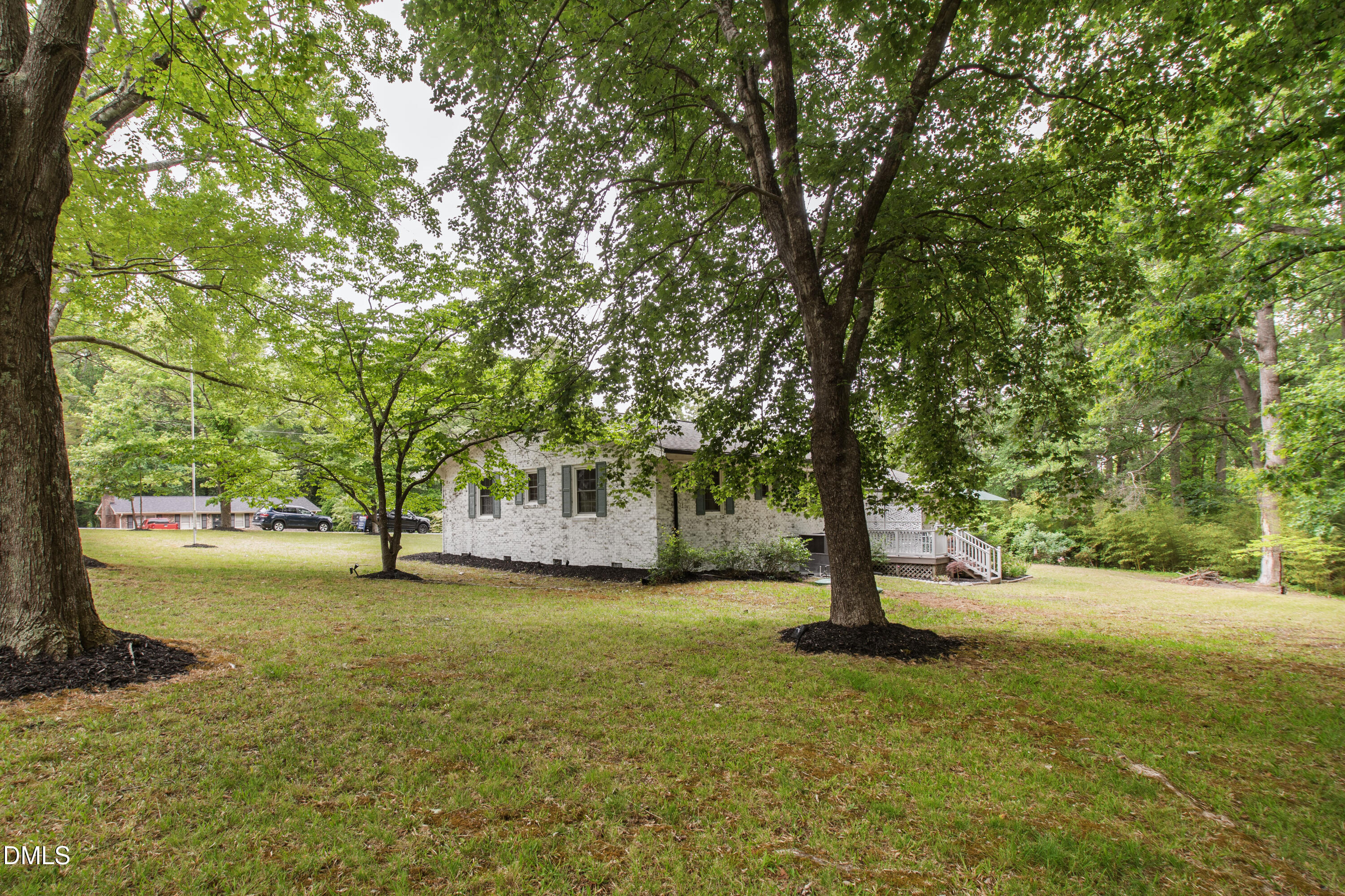 100 Old Meadowbrook Drive