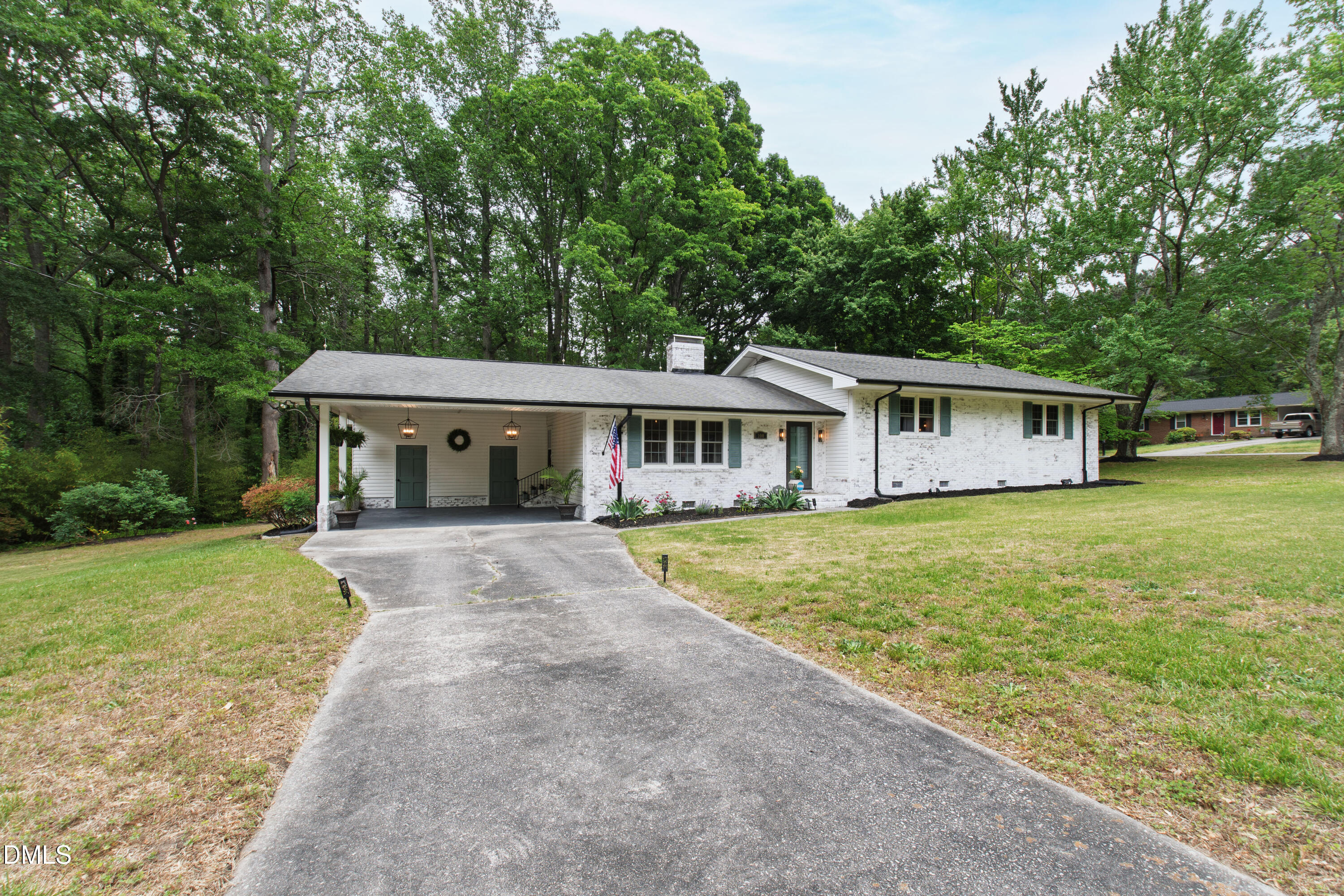 100 Old Meadowbrook Drive