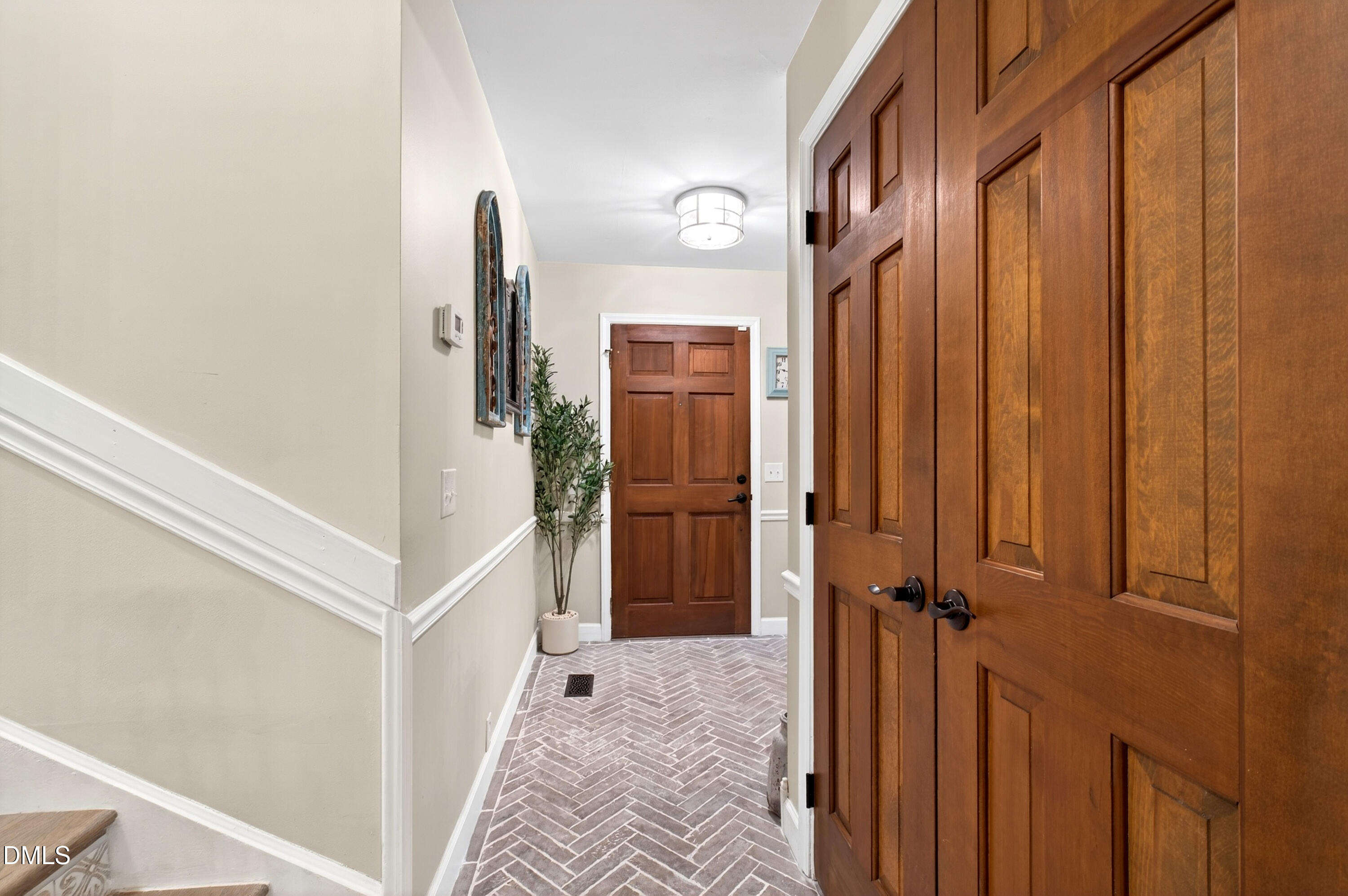 100 Old Meadowbrook Drive
