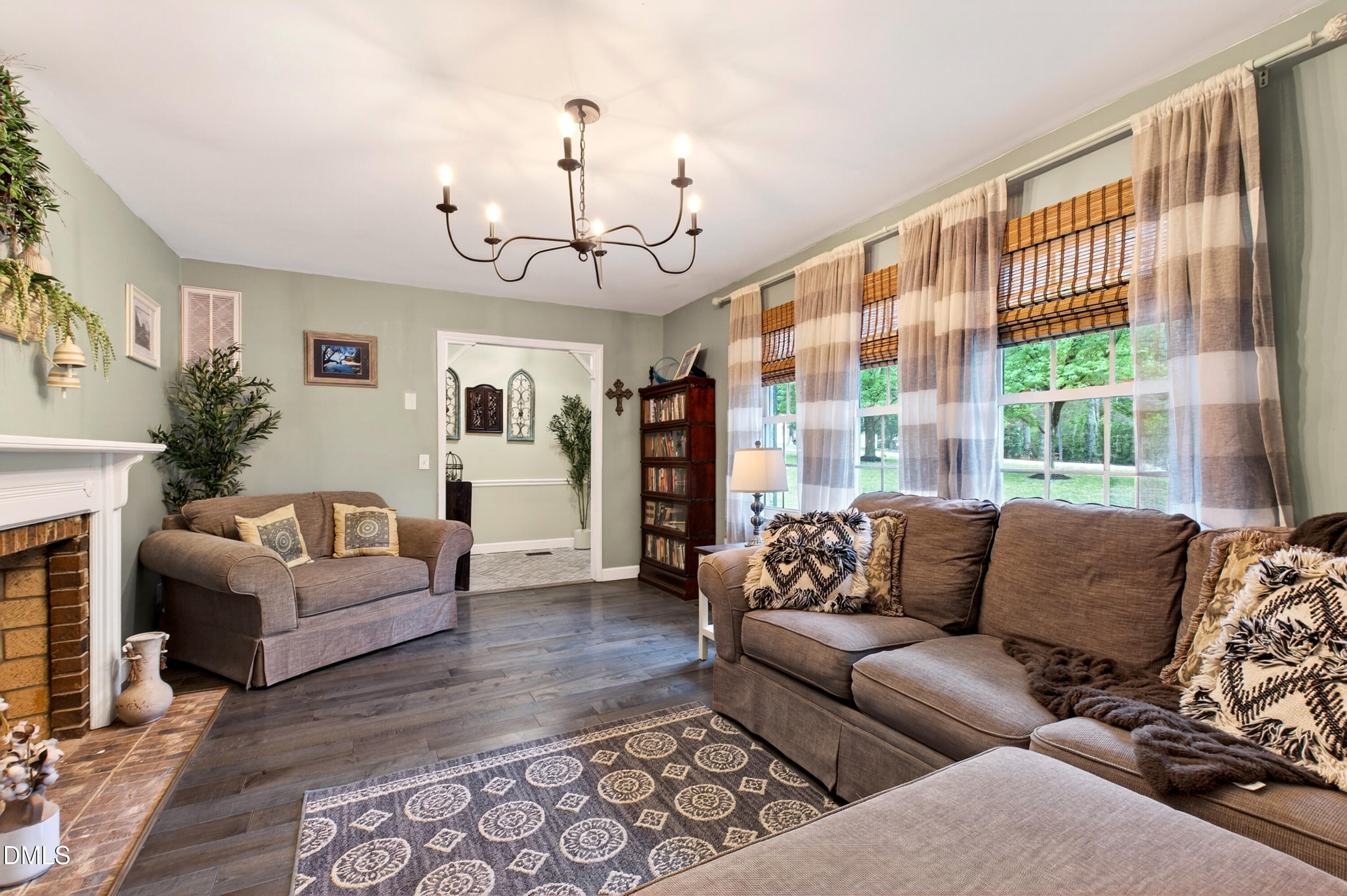 100 Old Meadowbrook Drive
