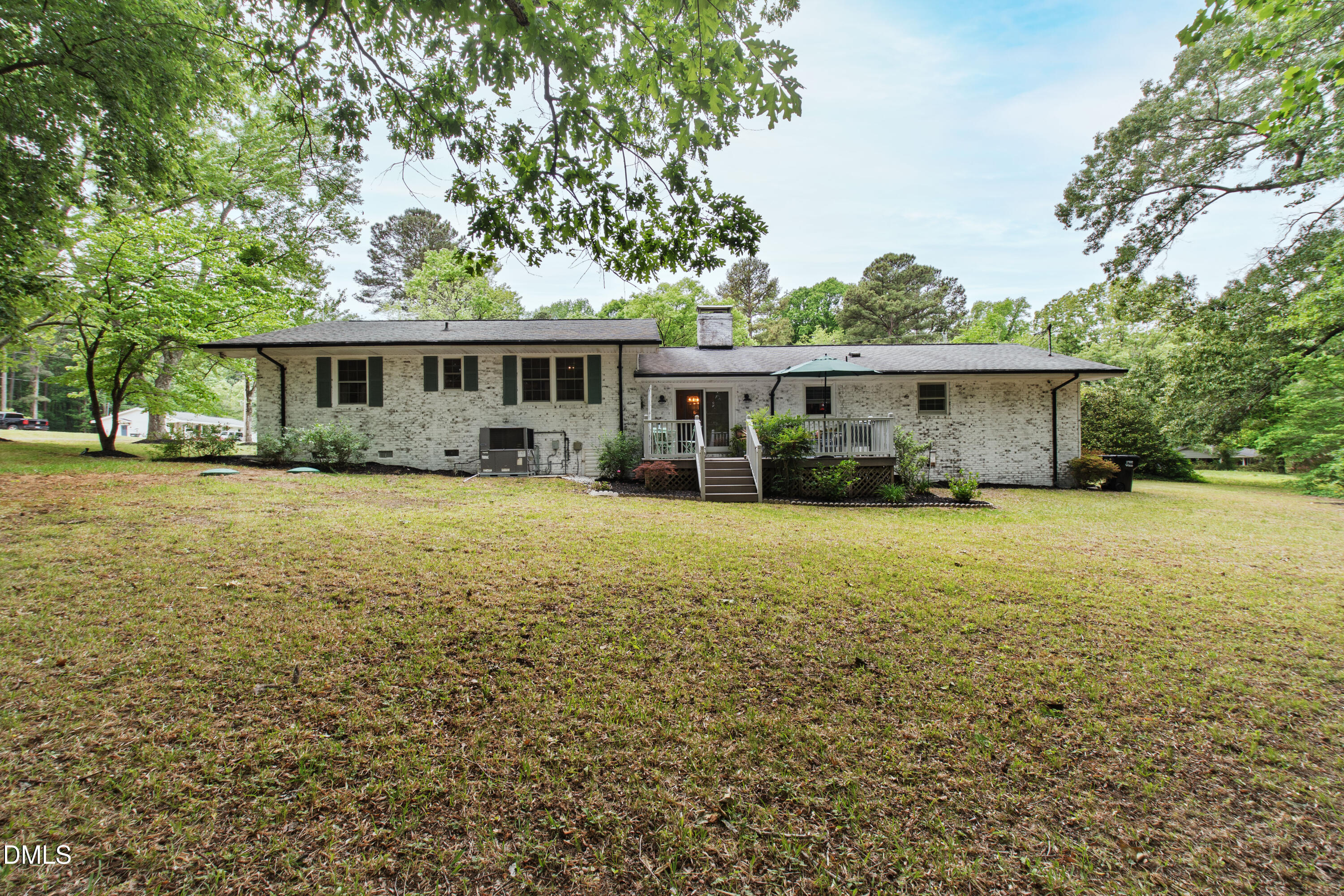 100 Old Meadowbrook Drive