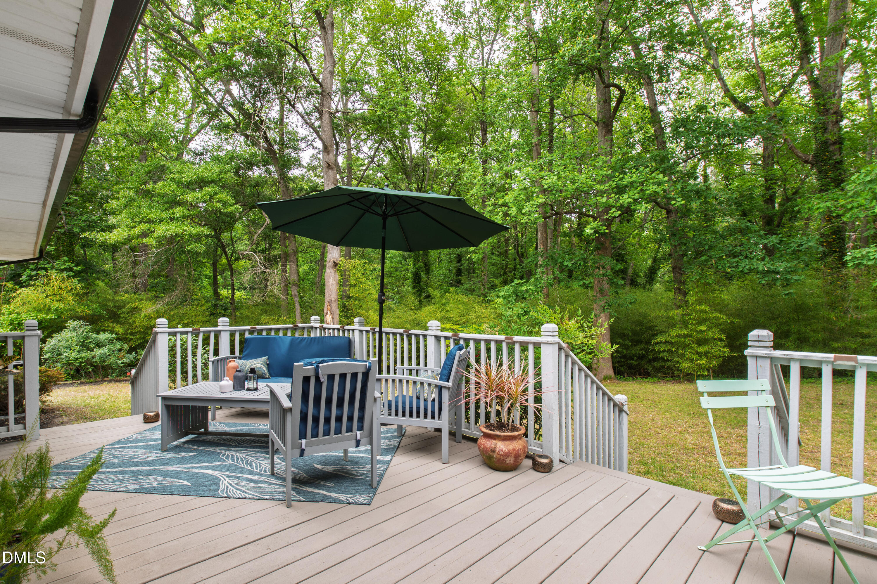 100 Old Meadowbrook Drive