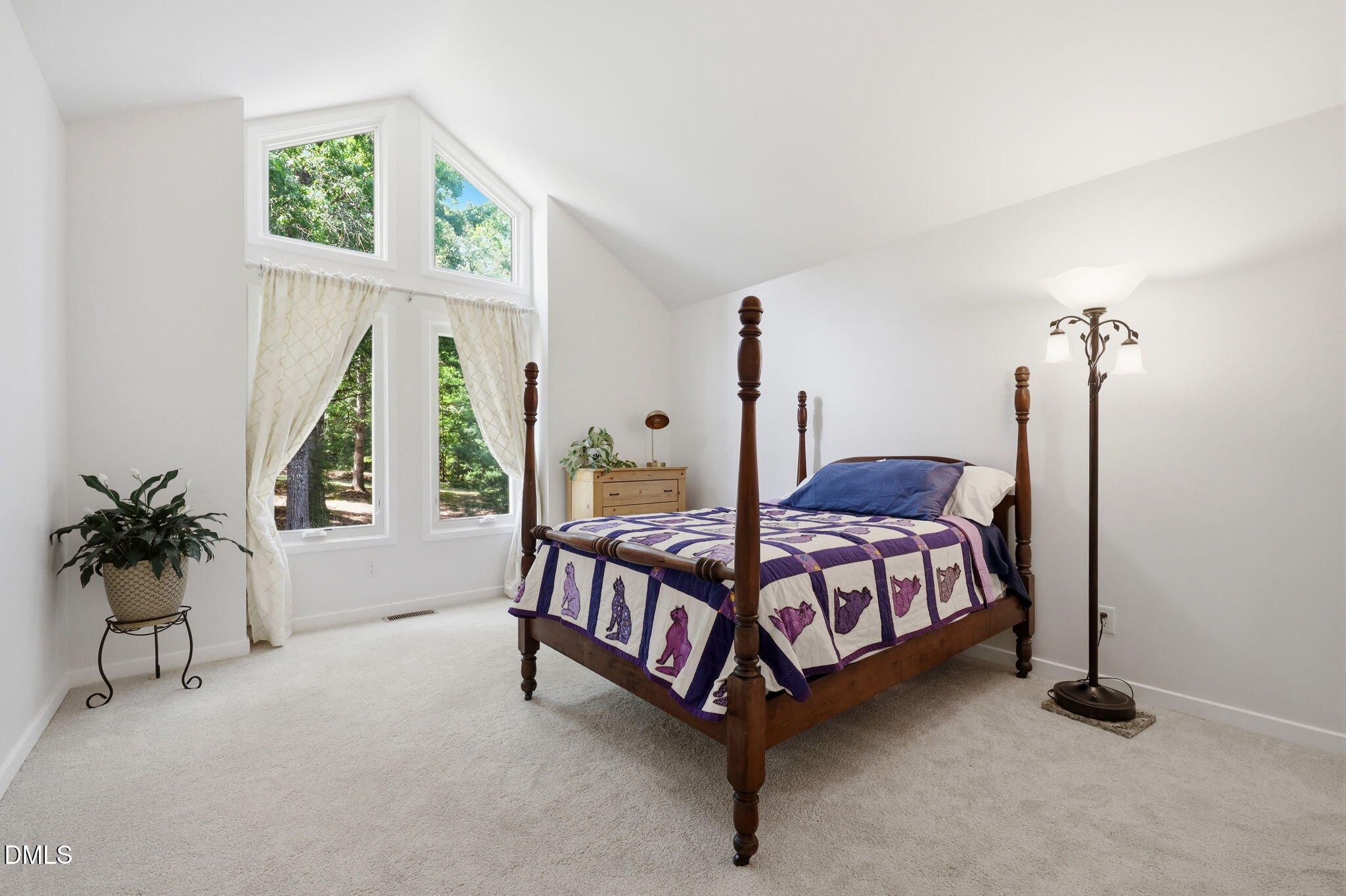 215 E Deer Run