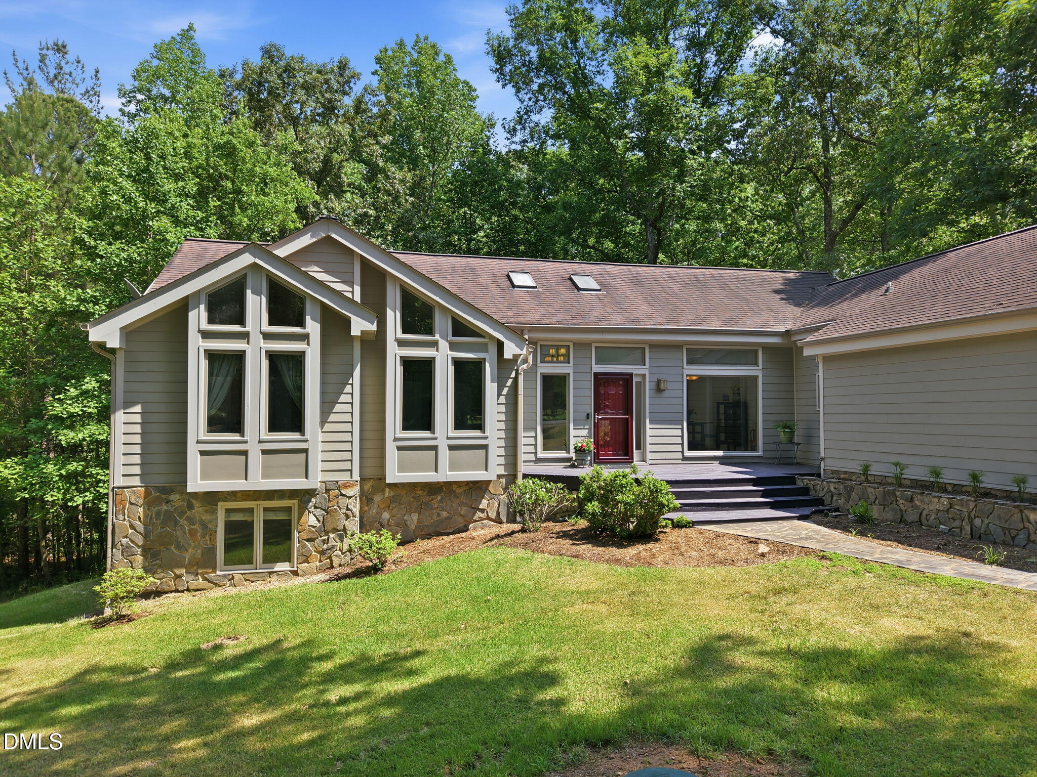 215 E Deer Run