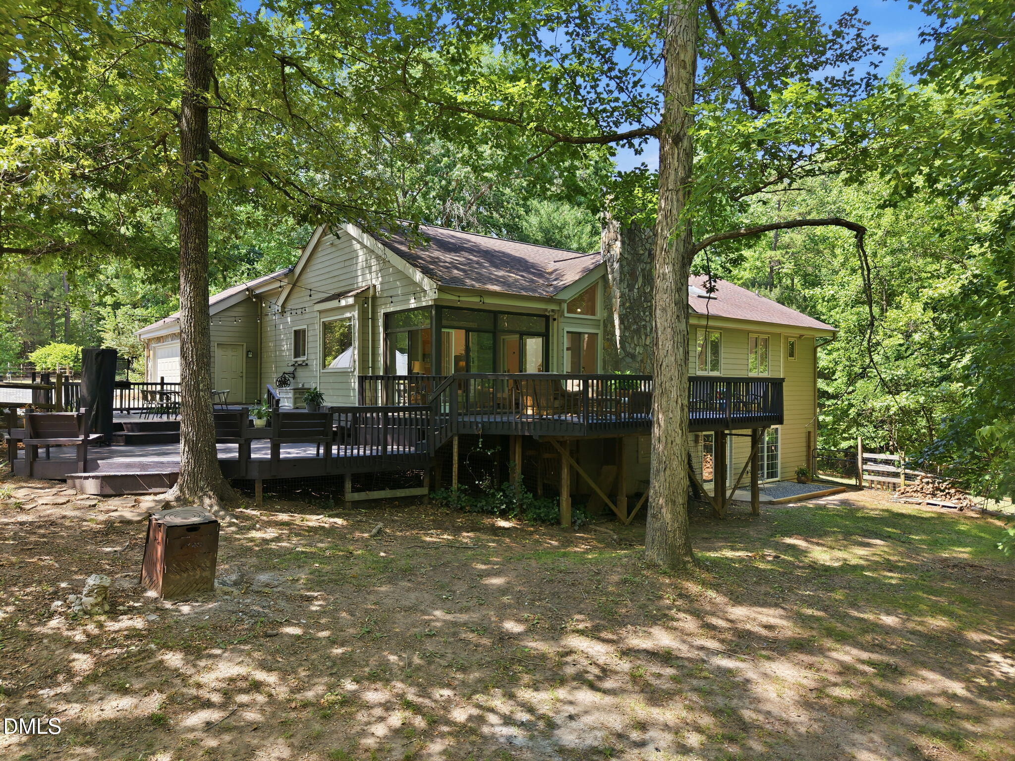 215 E Deer Run