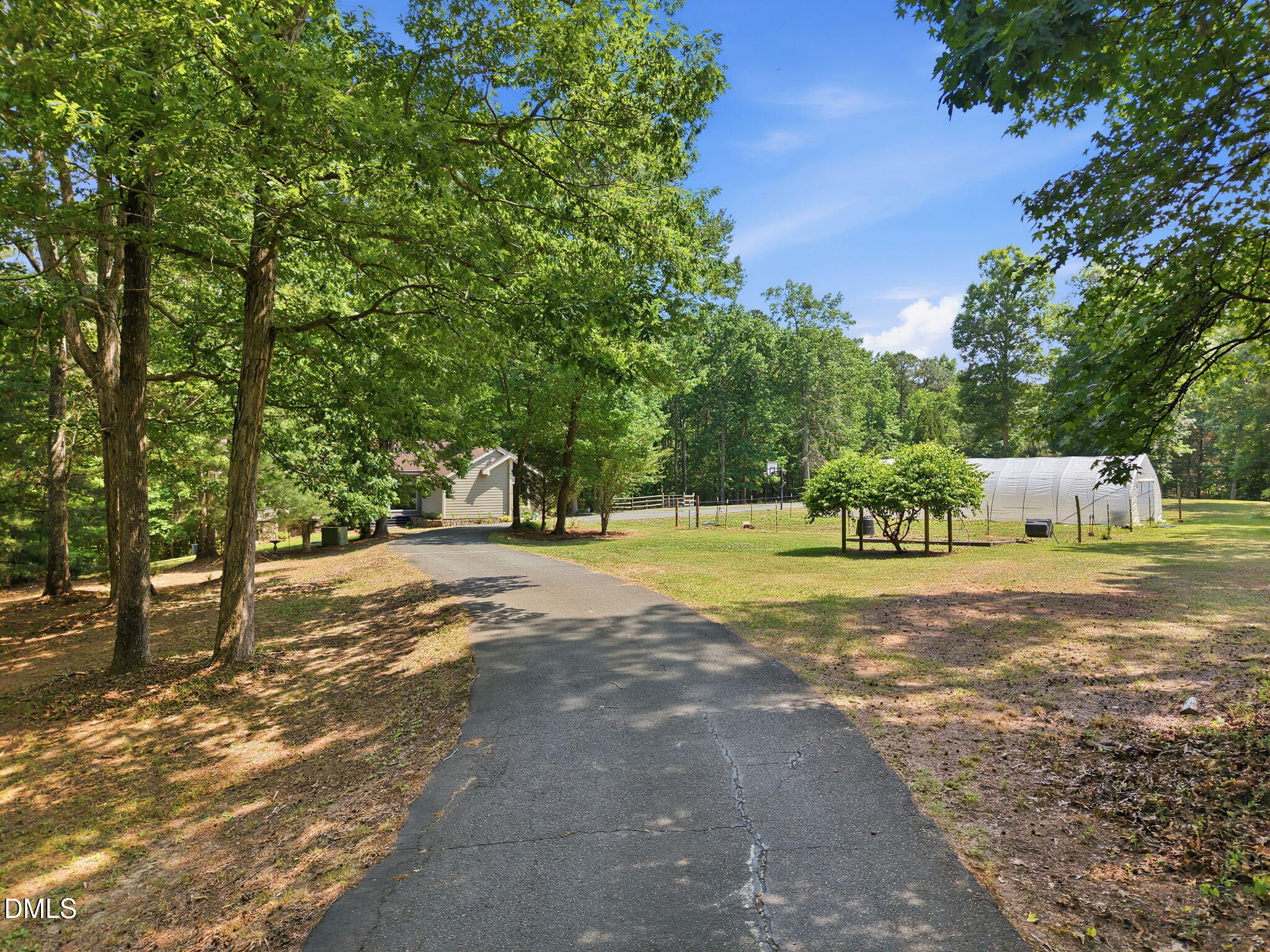 215 E Deer Run