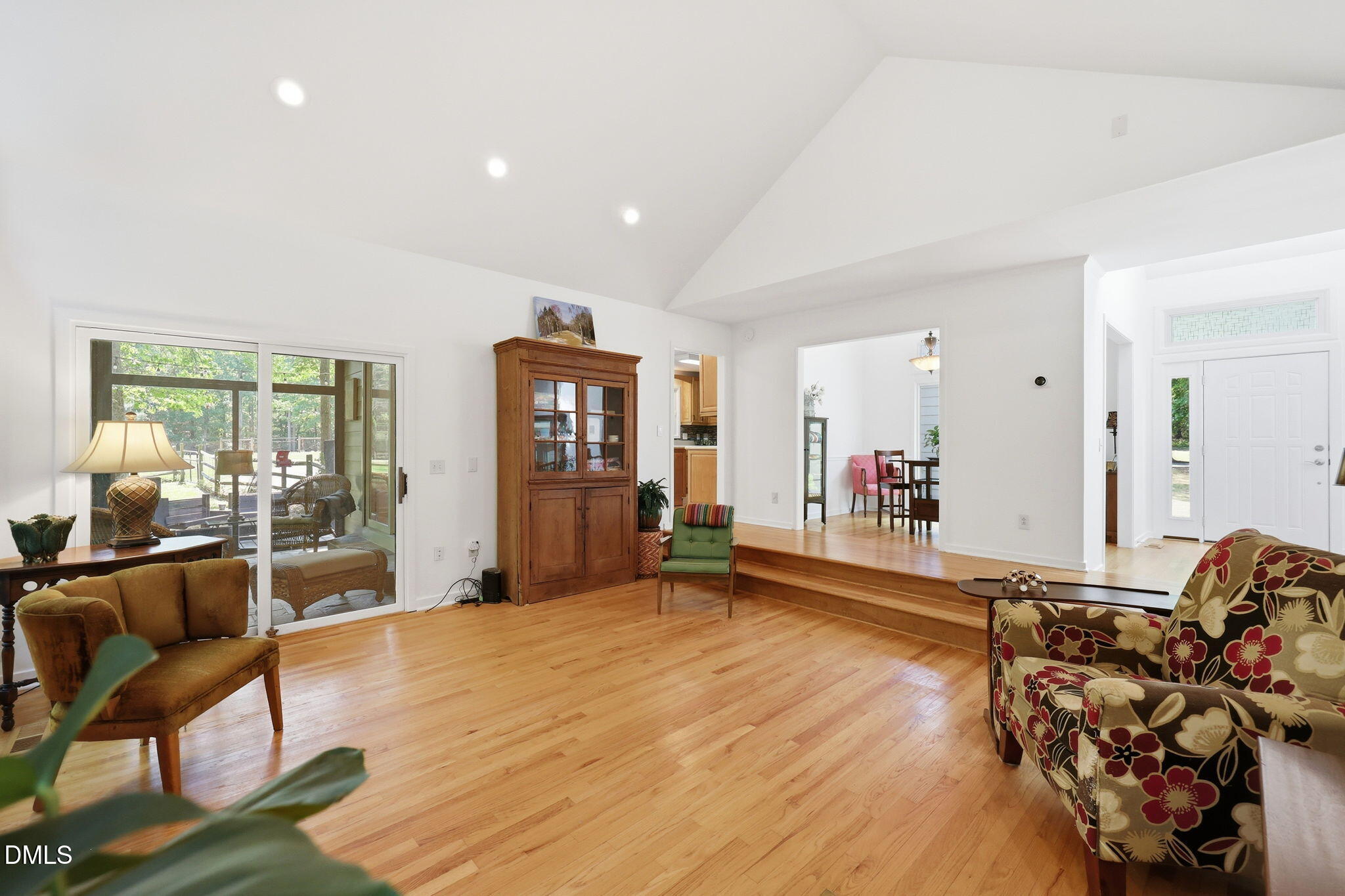 215 E Deer Run