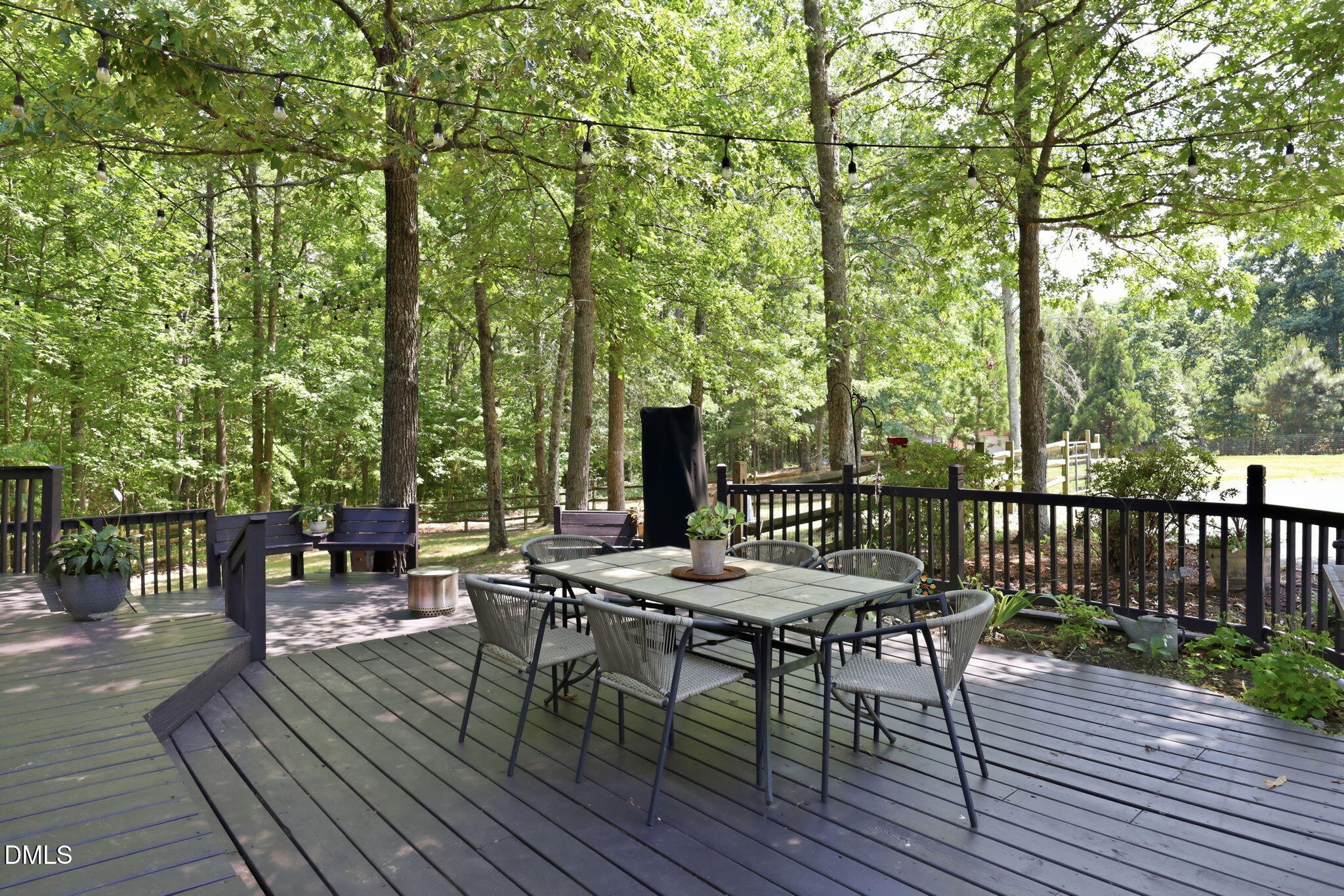 215 E Deer Run