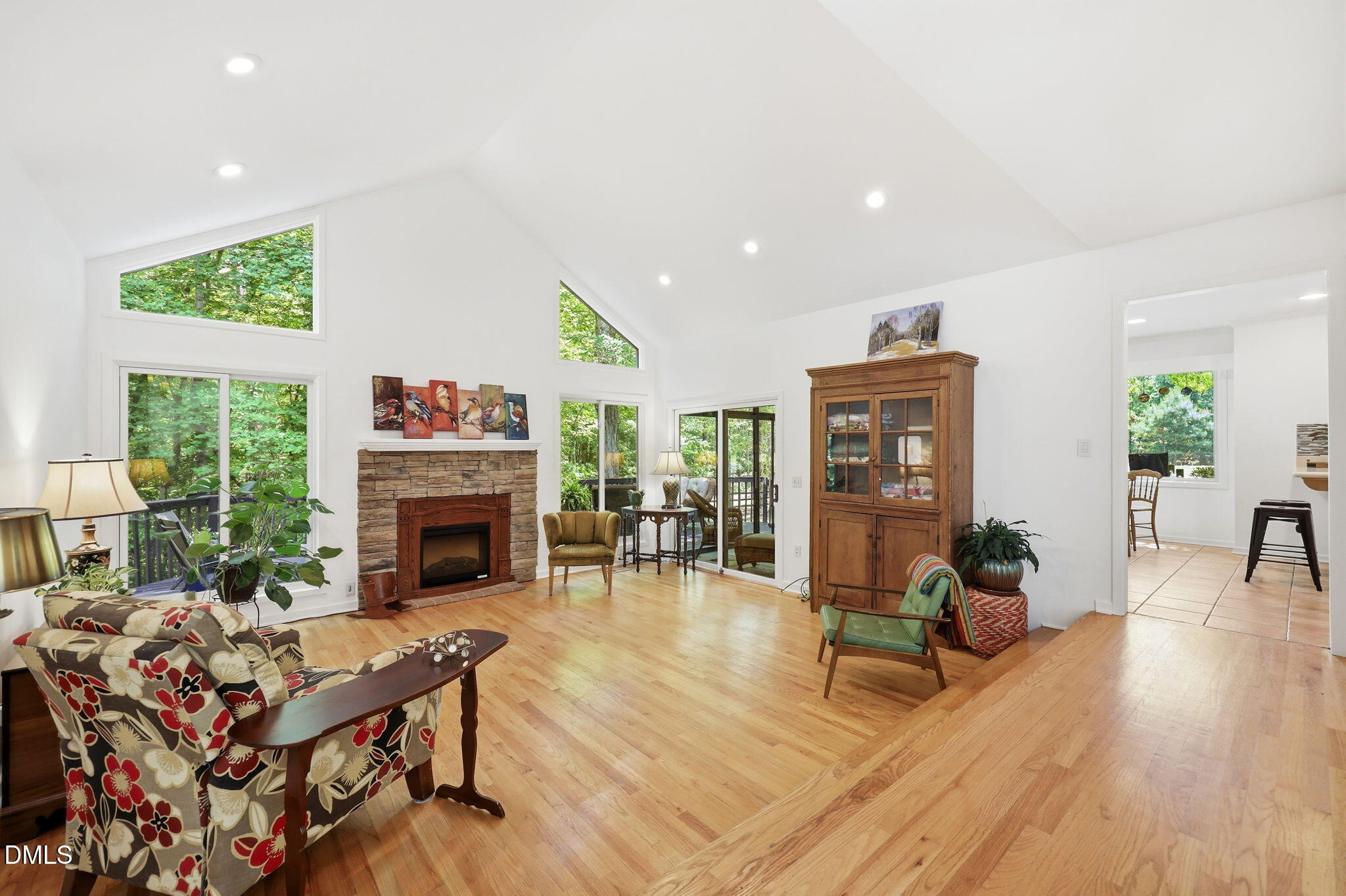 215 E Deer Run