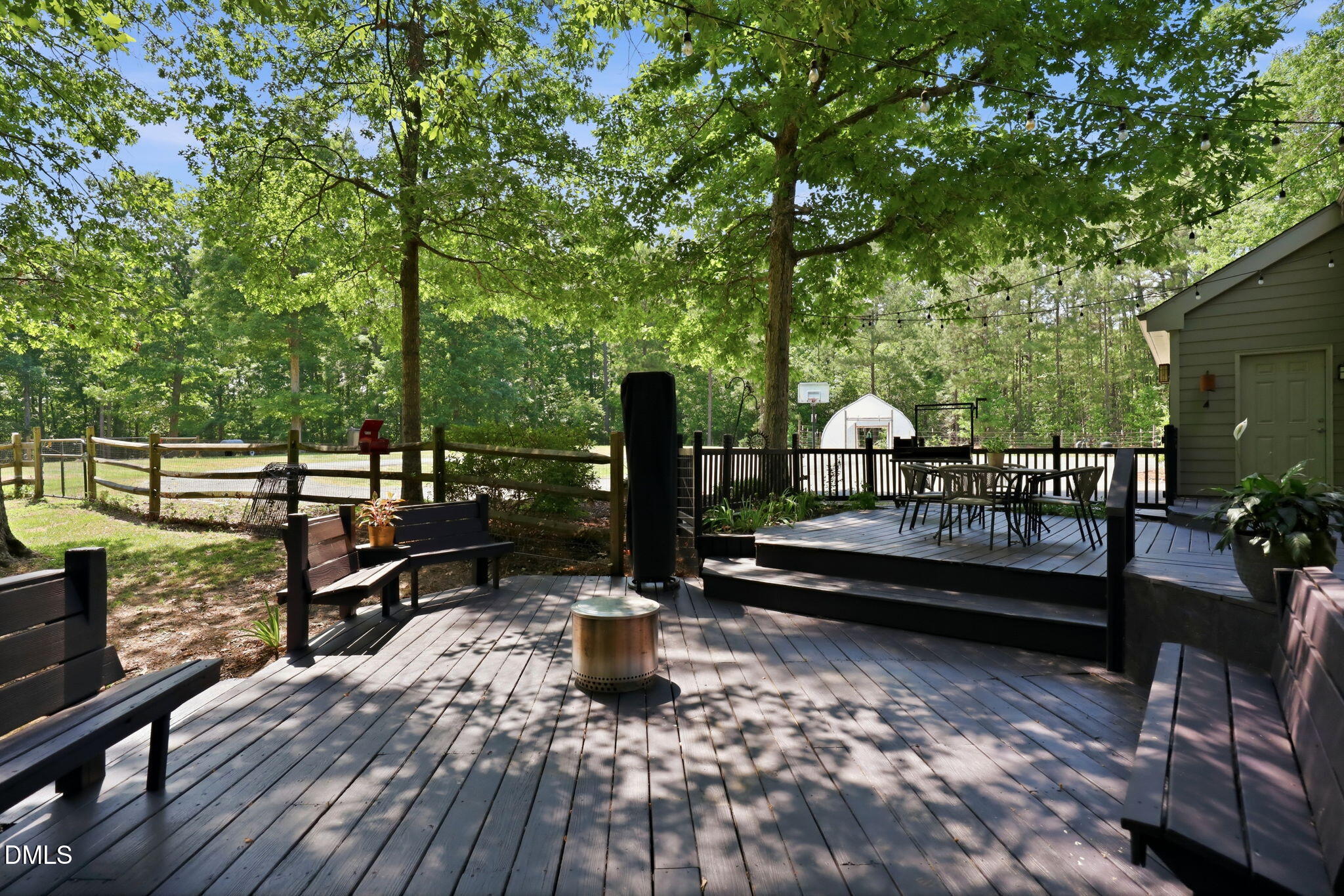 215 E Deer Run