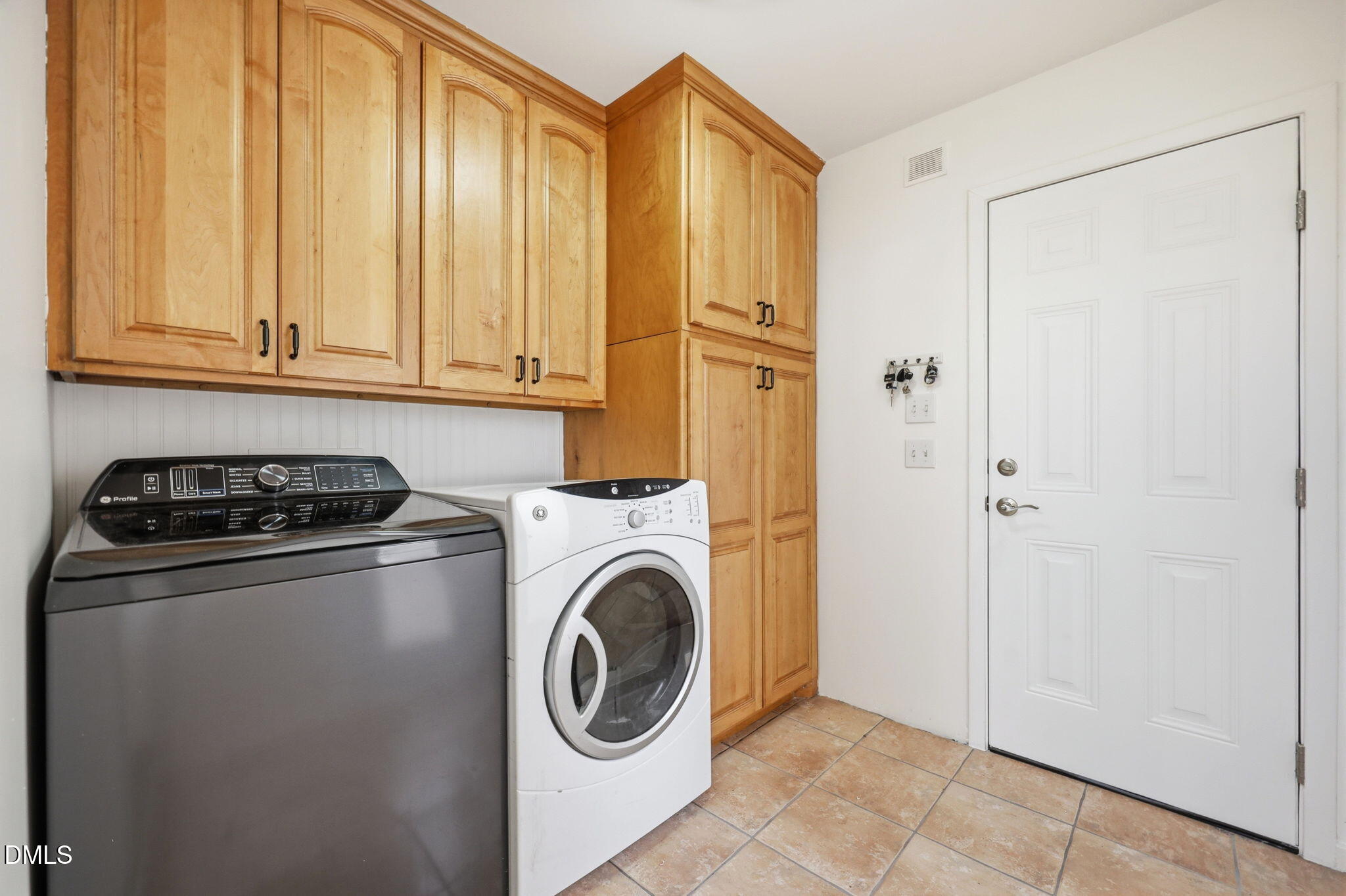 215 E Deer Run