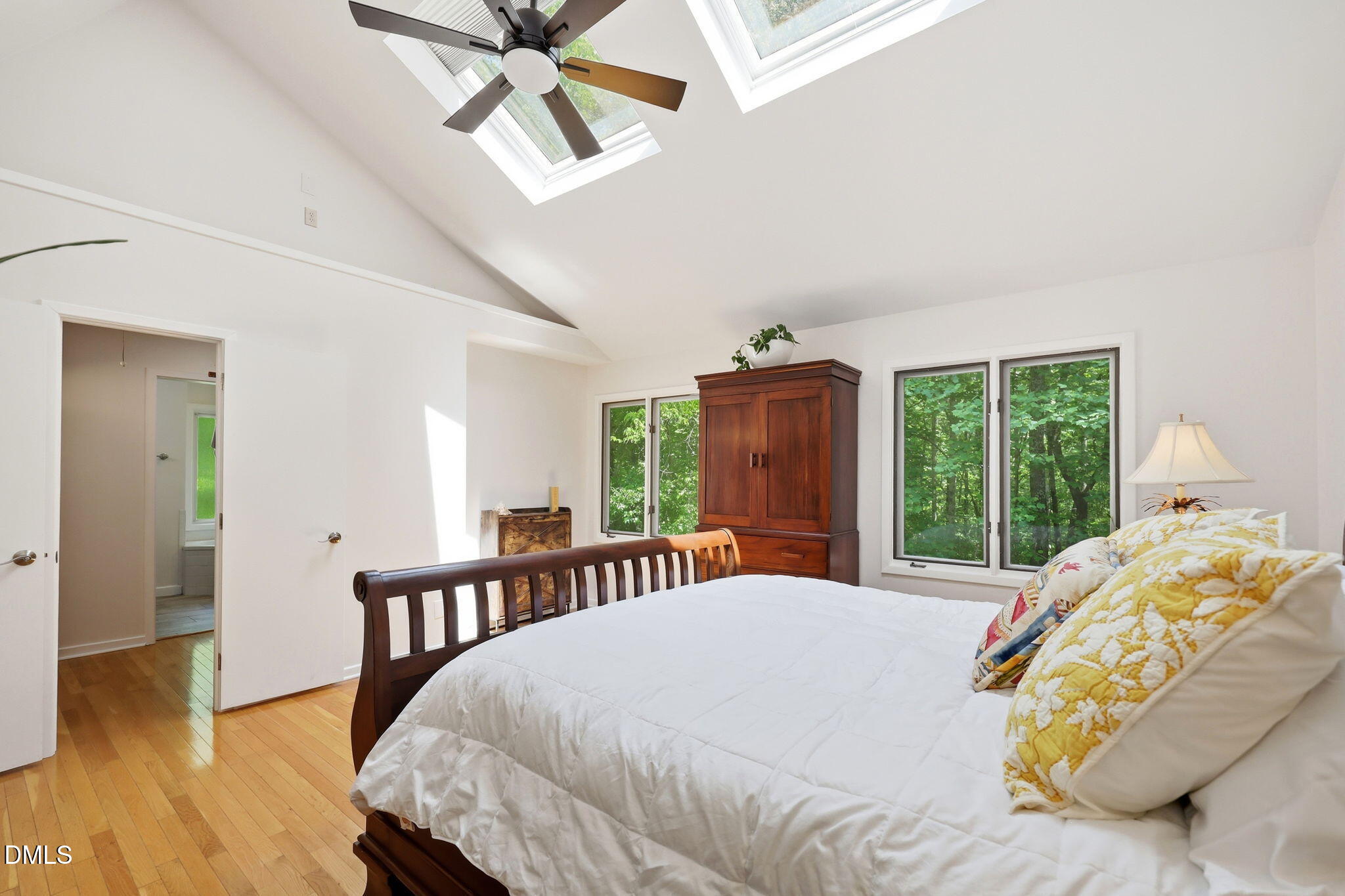 215 E Deer Run