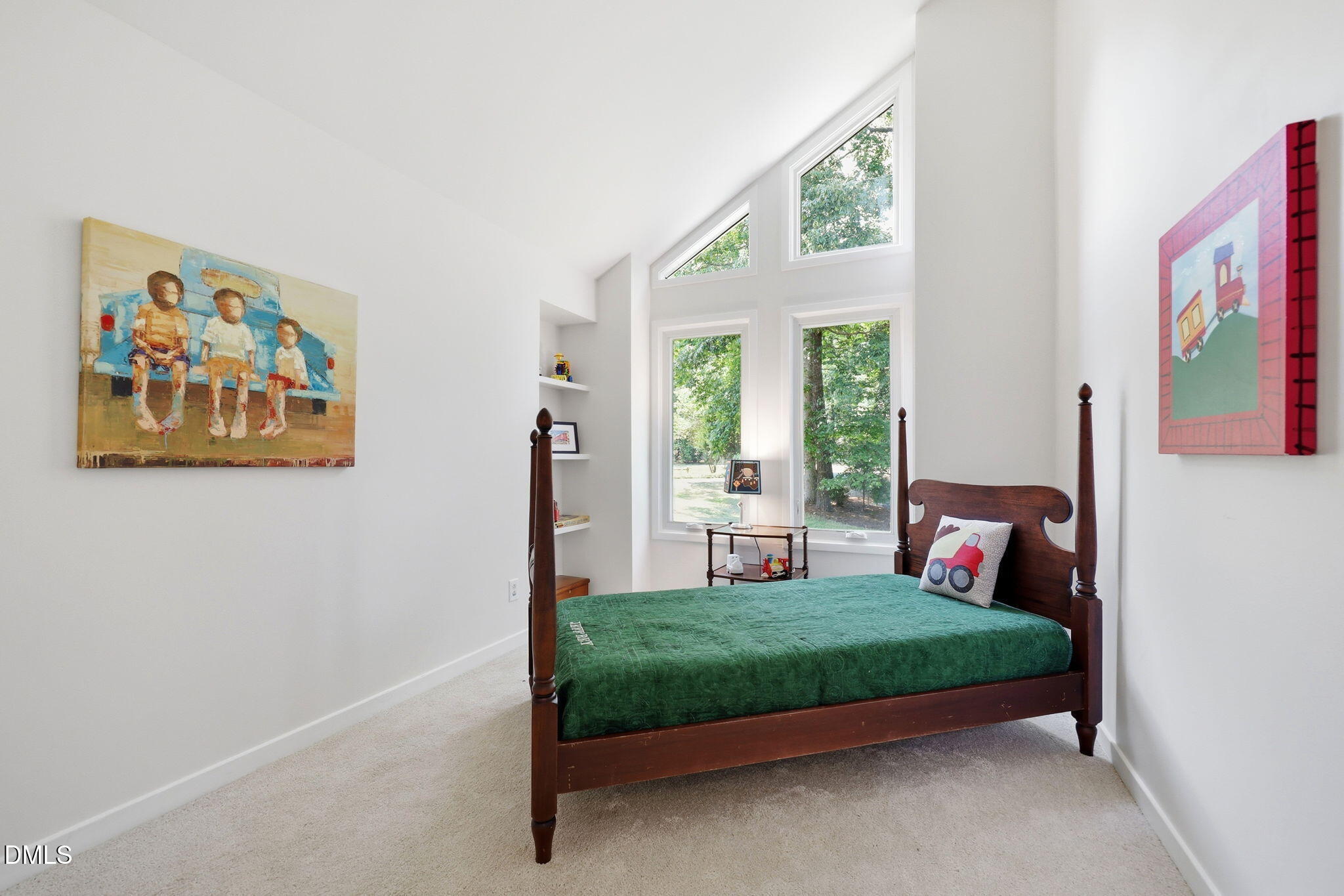 215 E Deer Run