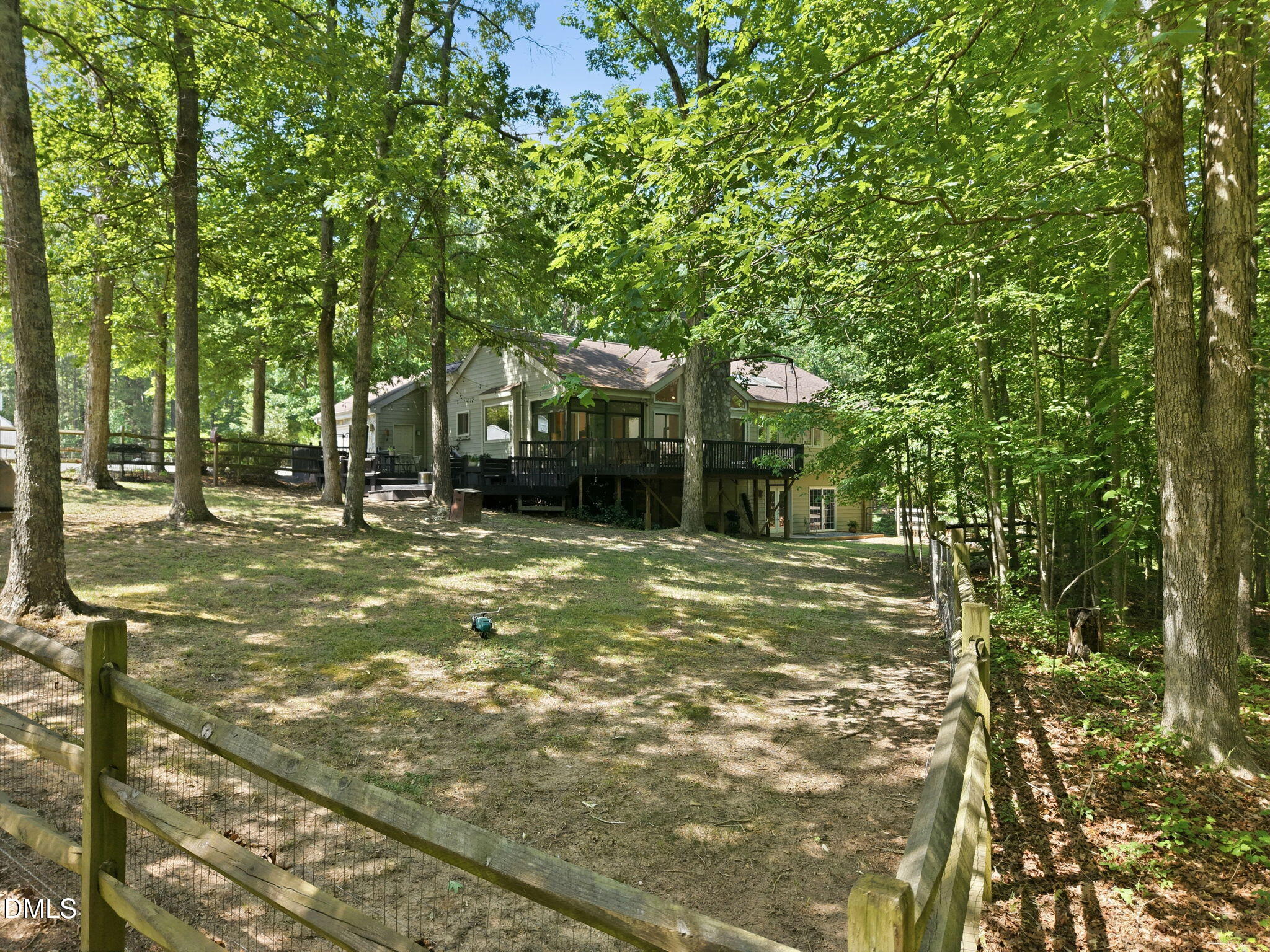 215 E Deer Run