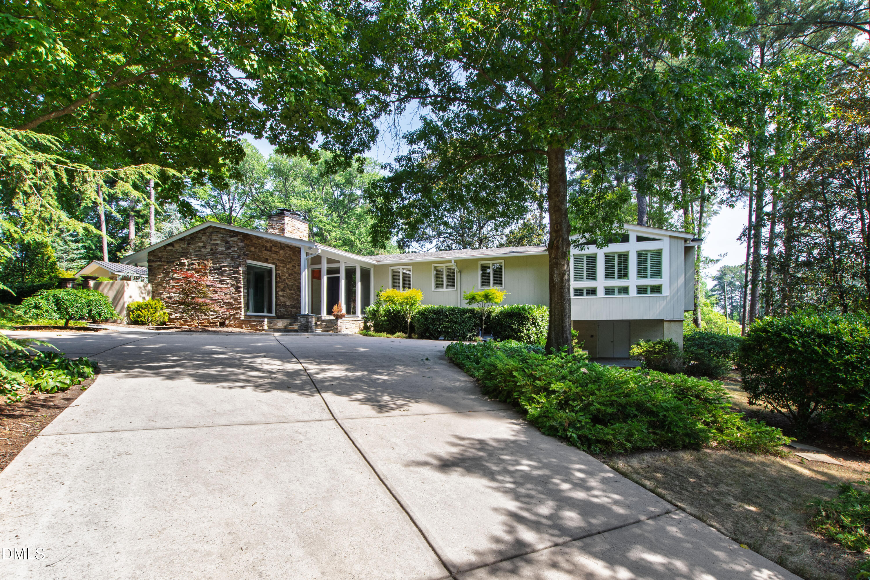2751 Toxey Drive