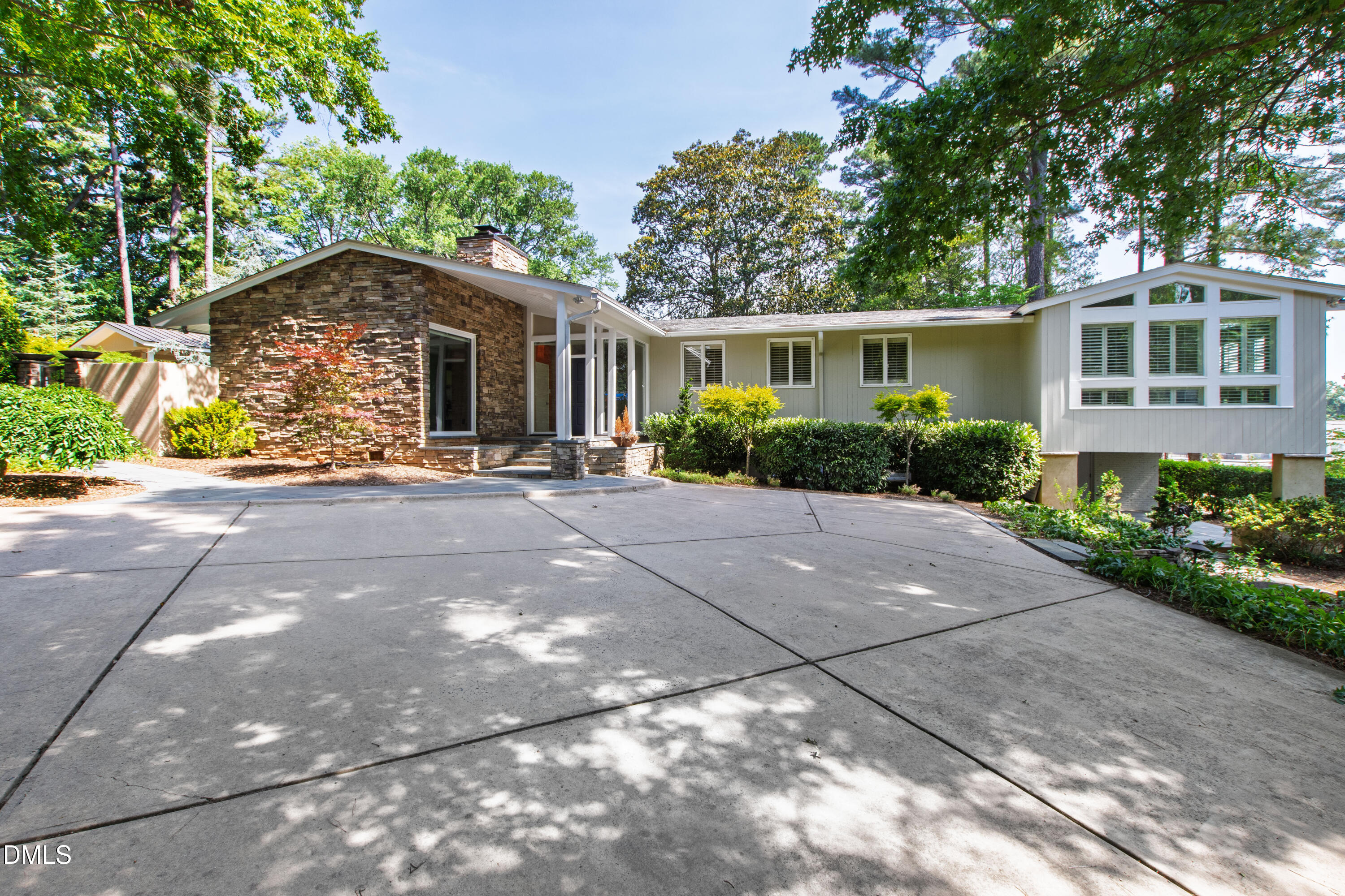 2751 Toxey Drive