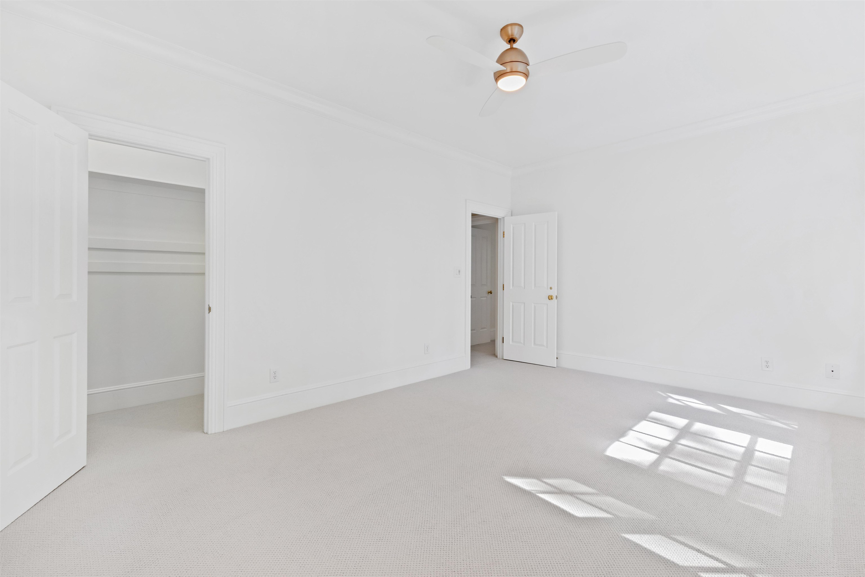 104 Marseille Place