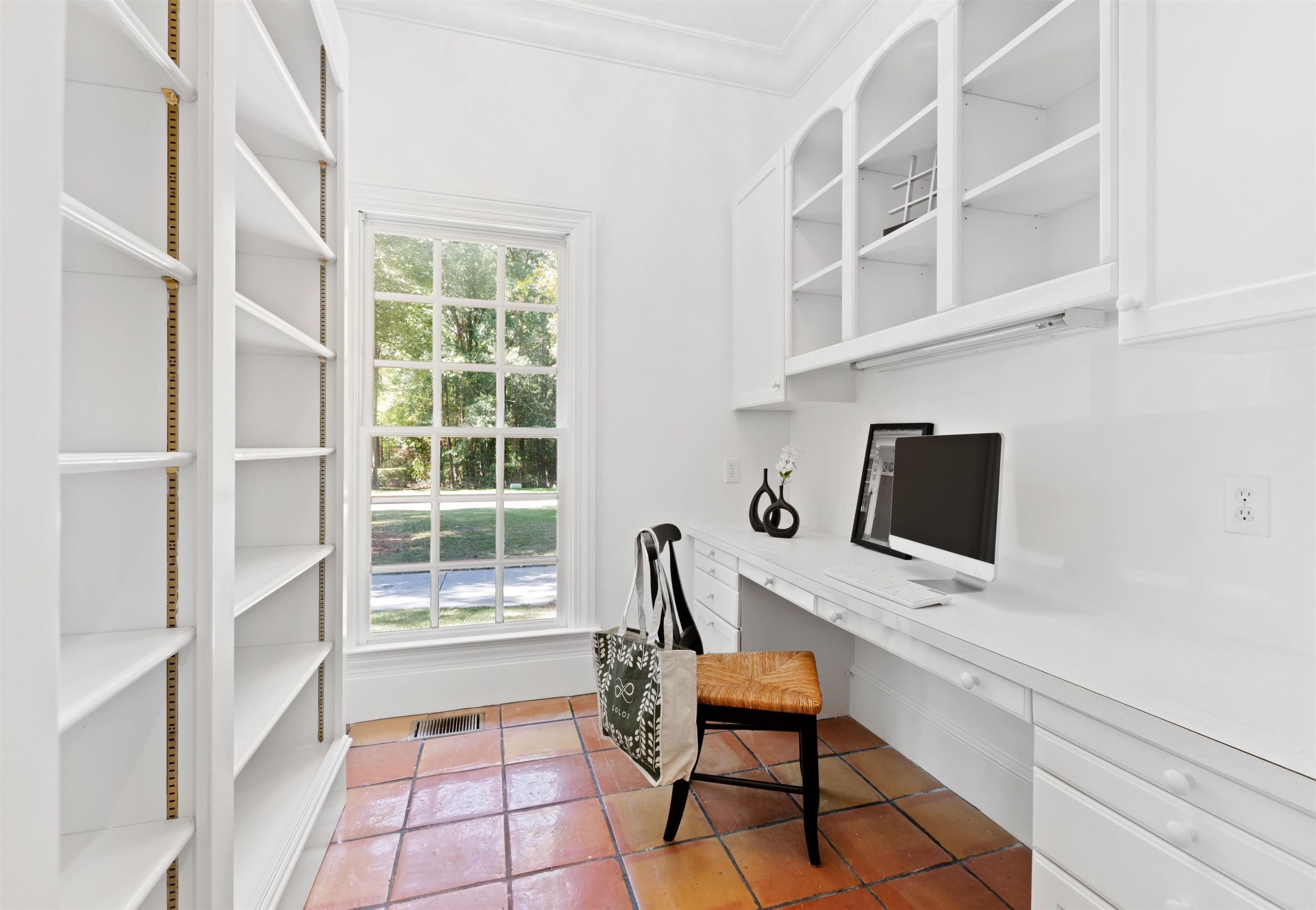 104 Marseille Place