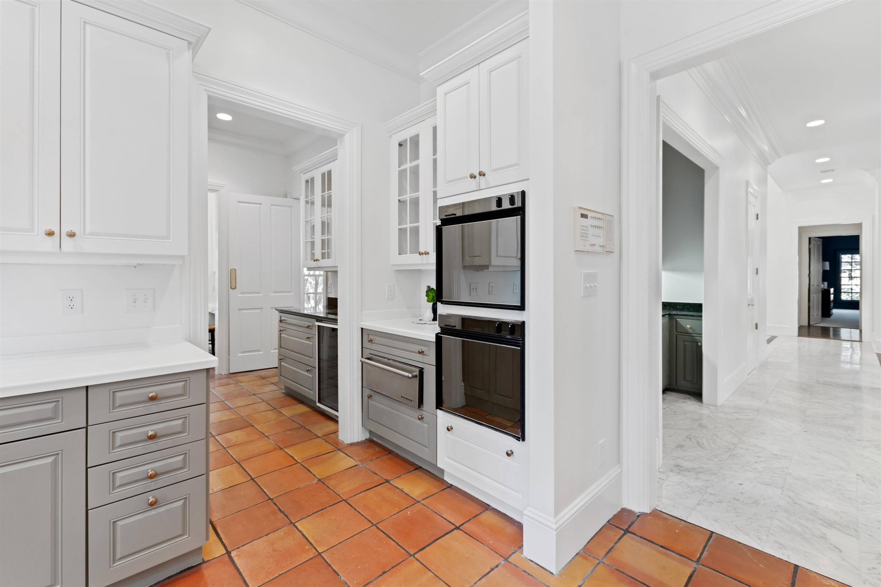 104 Marseille Place