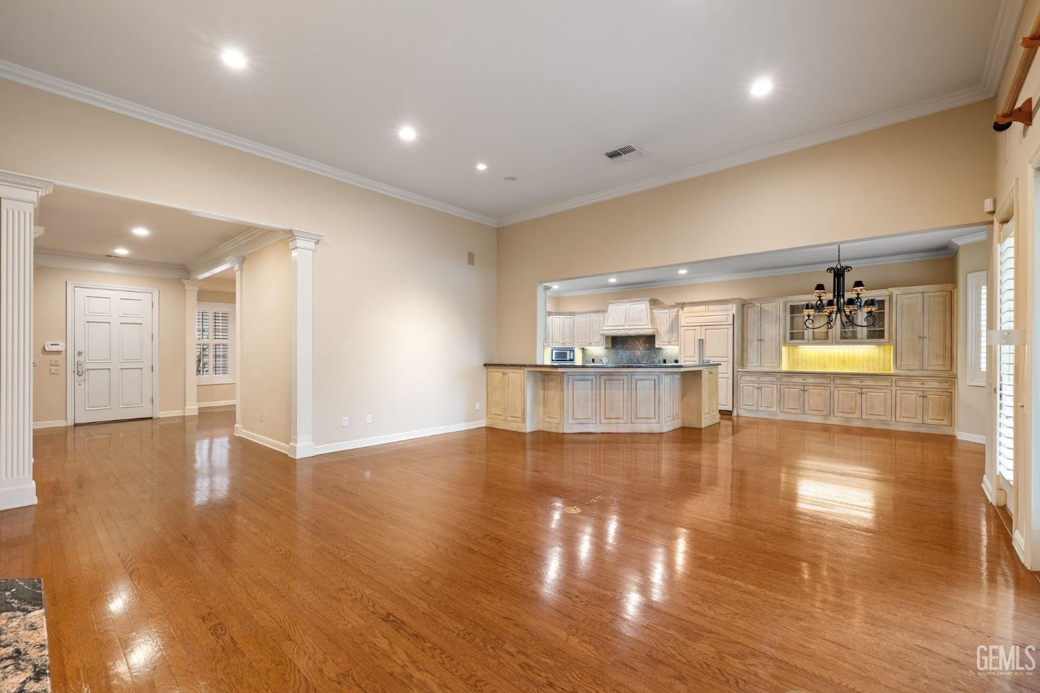 2112 Wedgemont Place