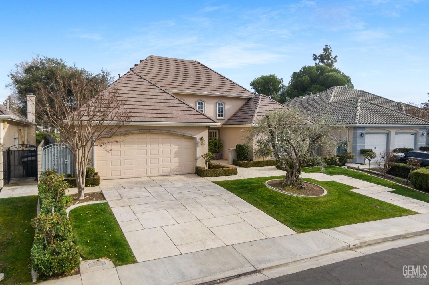 2112 Wedgemont Place