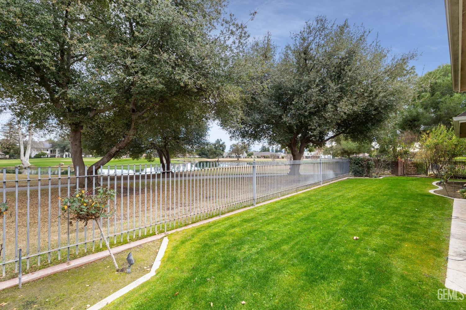 2112 Wedgemont Place