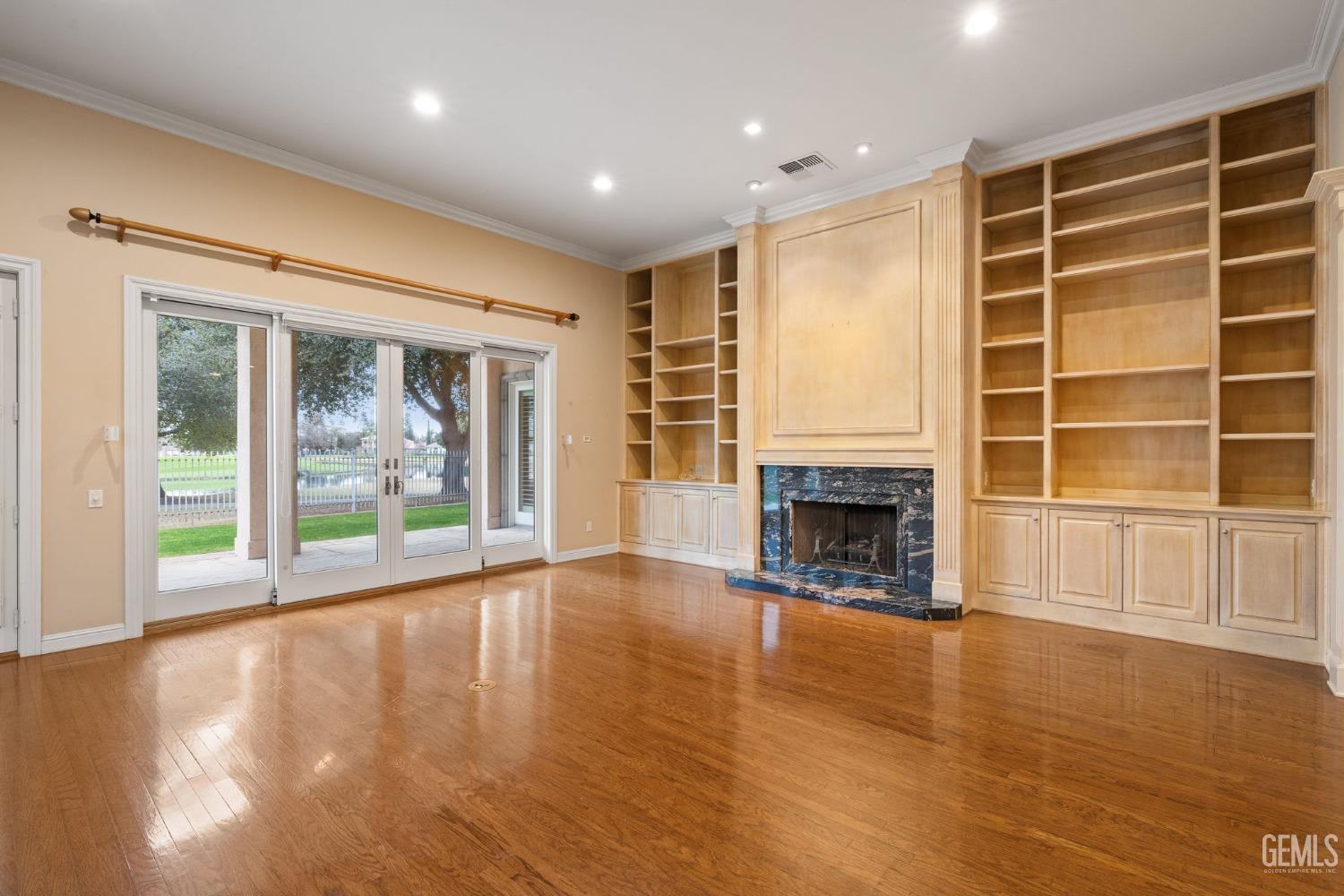 2112 Wedgemont Place
