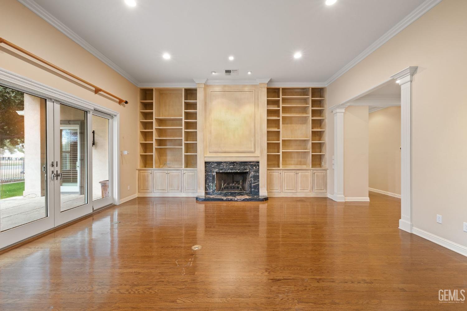 2112 Wedgemont Place
