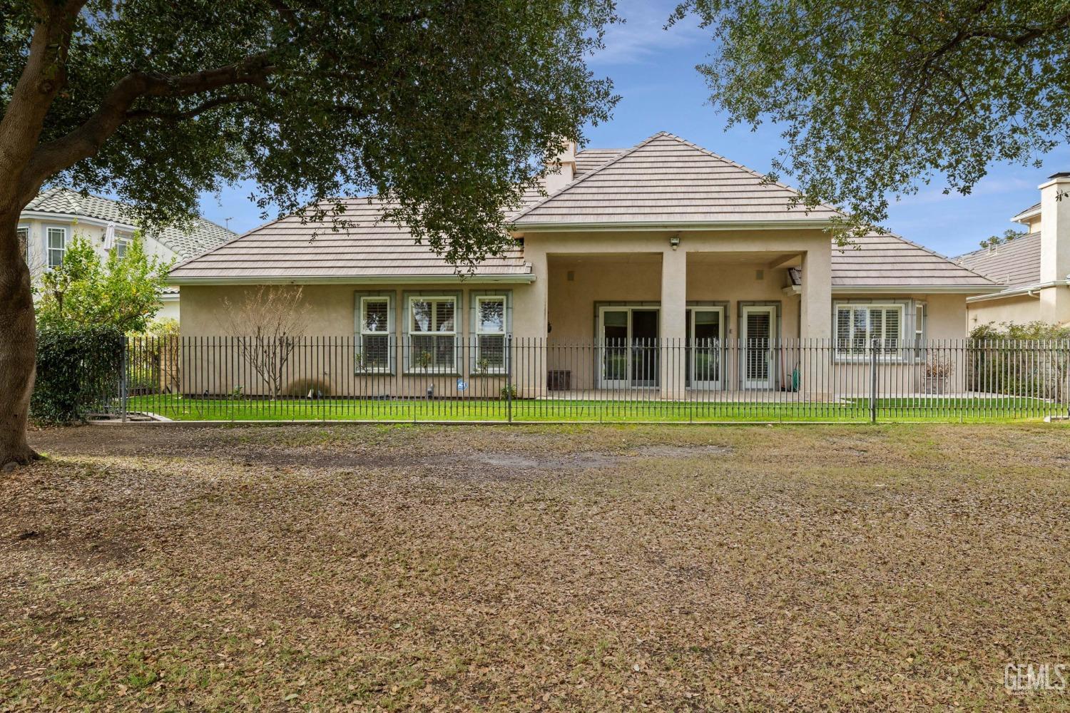 2112 Wedgemont Place